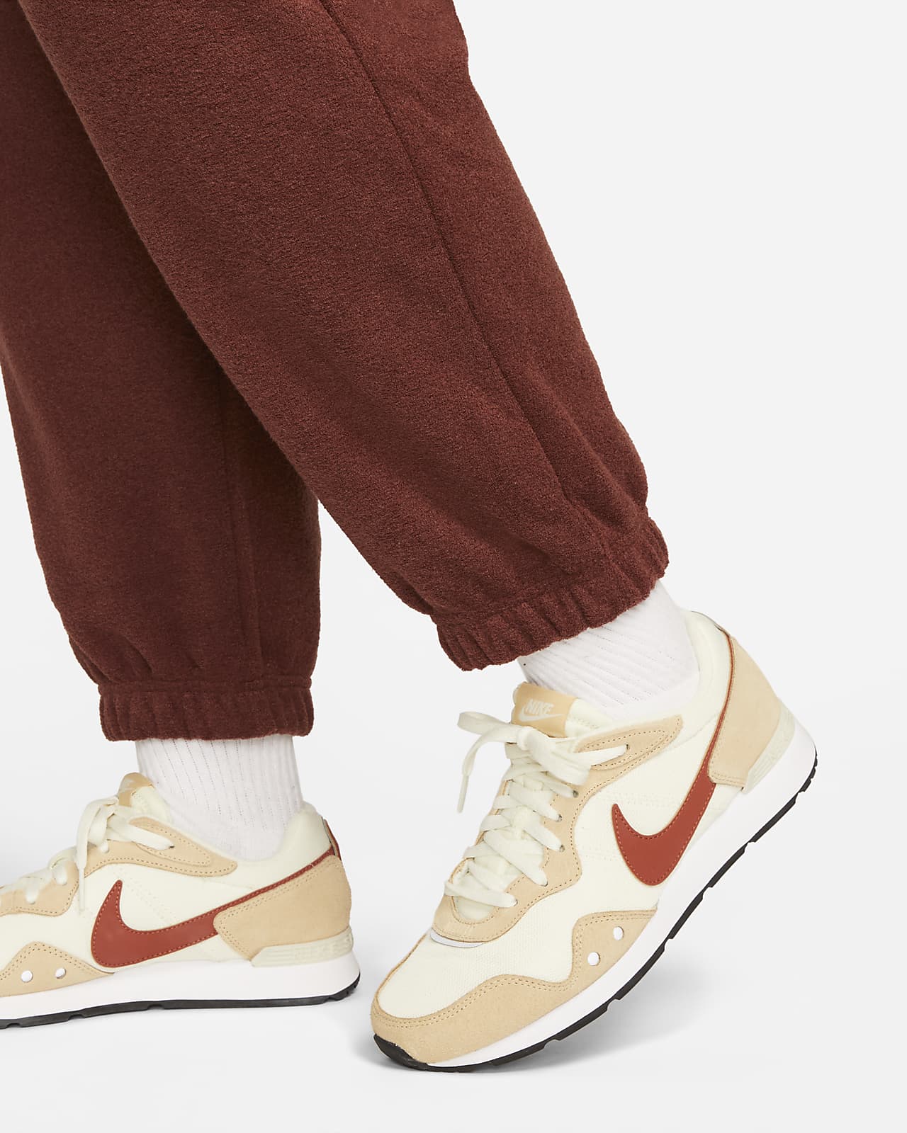 nike internationalist trainers in peach