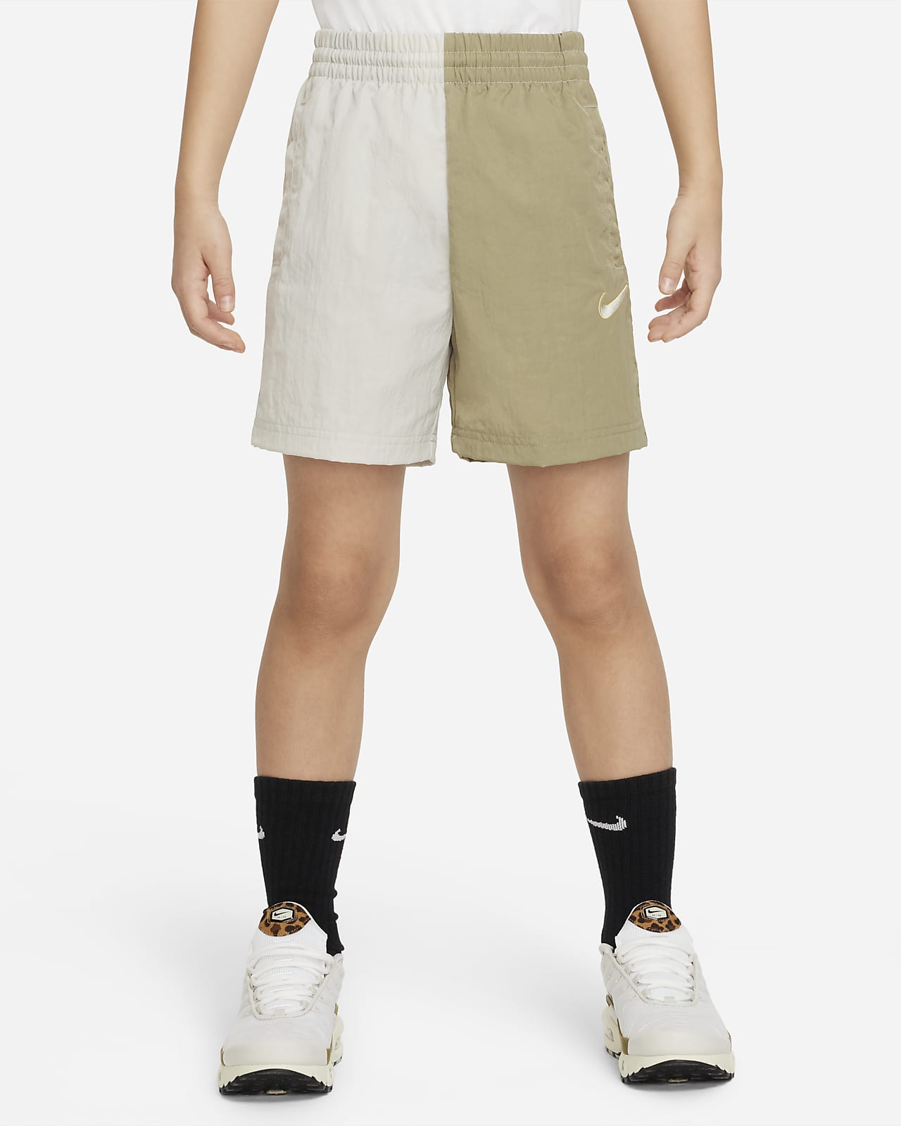 Nike Outdoor Play Older Kids' Woven Shorts