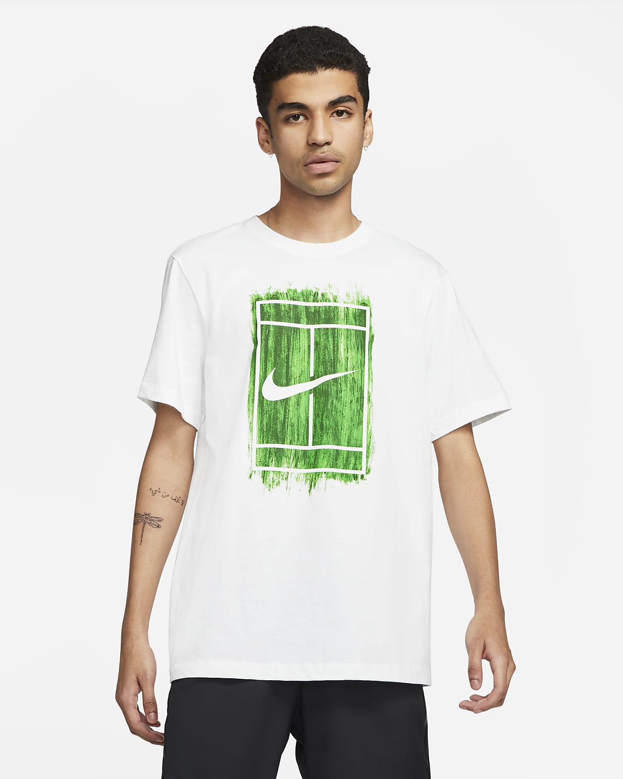 NikeCourt Tennis T skjorte med trykk til herre. Nike NO NikeCourt Tennis T skjorte til herre. Nike NO
