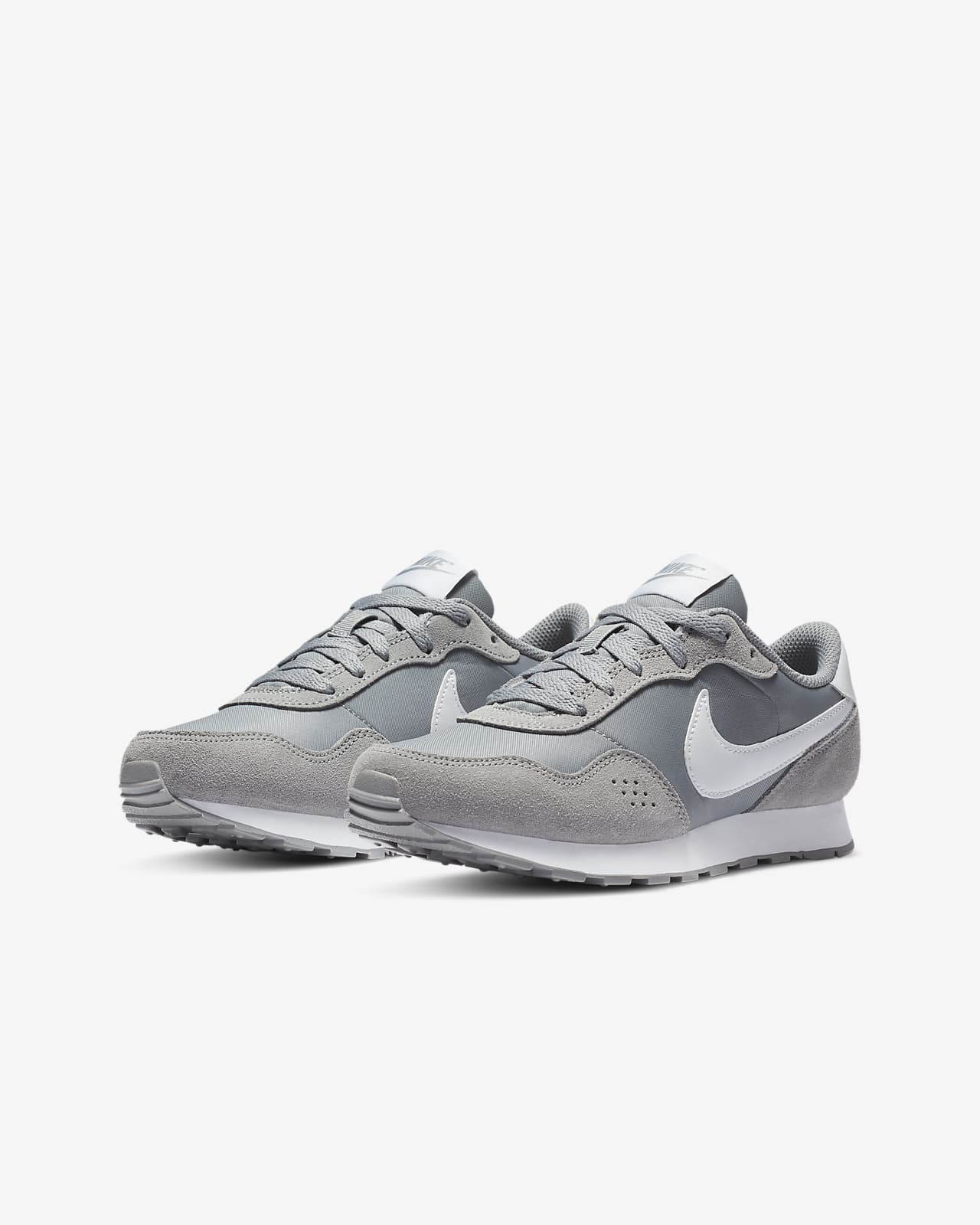 Nike MD Valiant Older Kids' Shoe. Nike CH