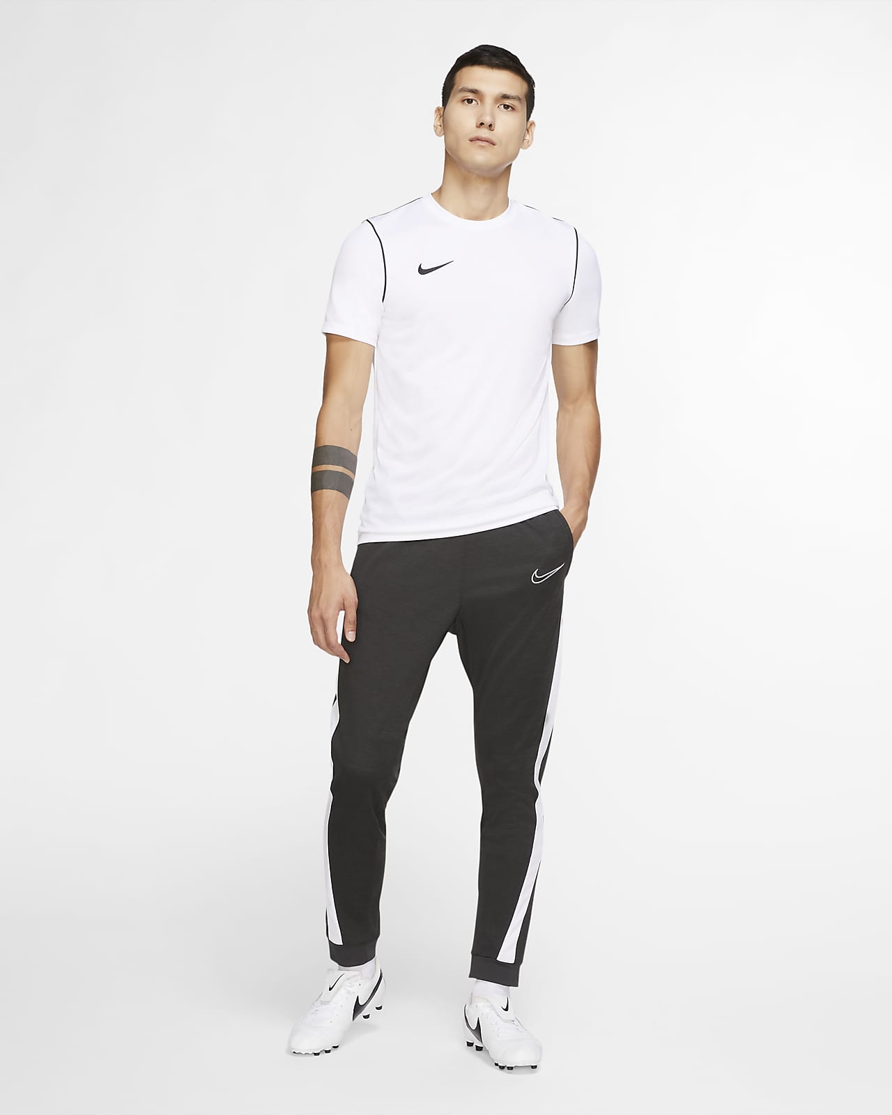 nike soccer joggers