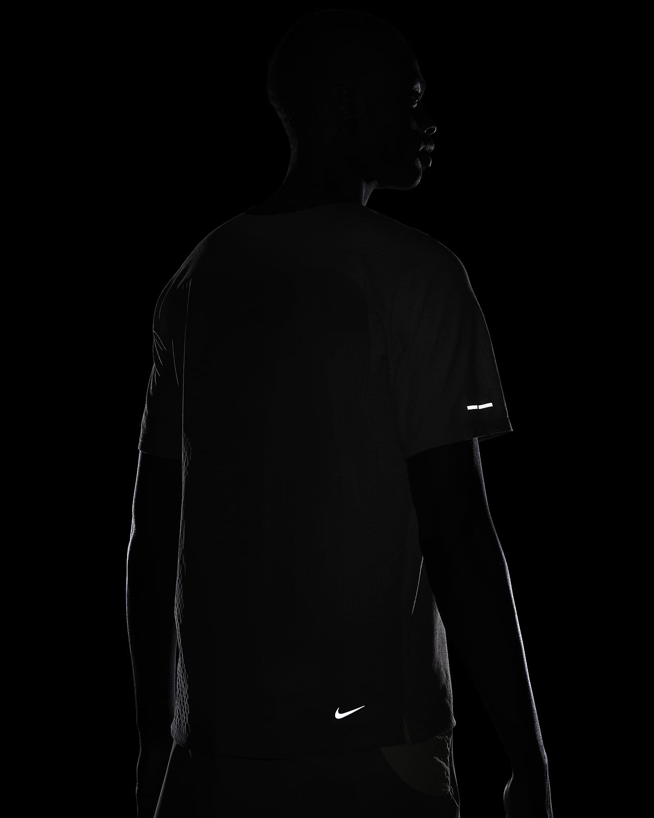 Haut de running sans manches Nike Dri-FIT Trail Solar Chase pour homme. Nike  LU
