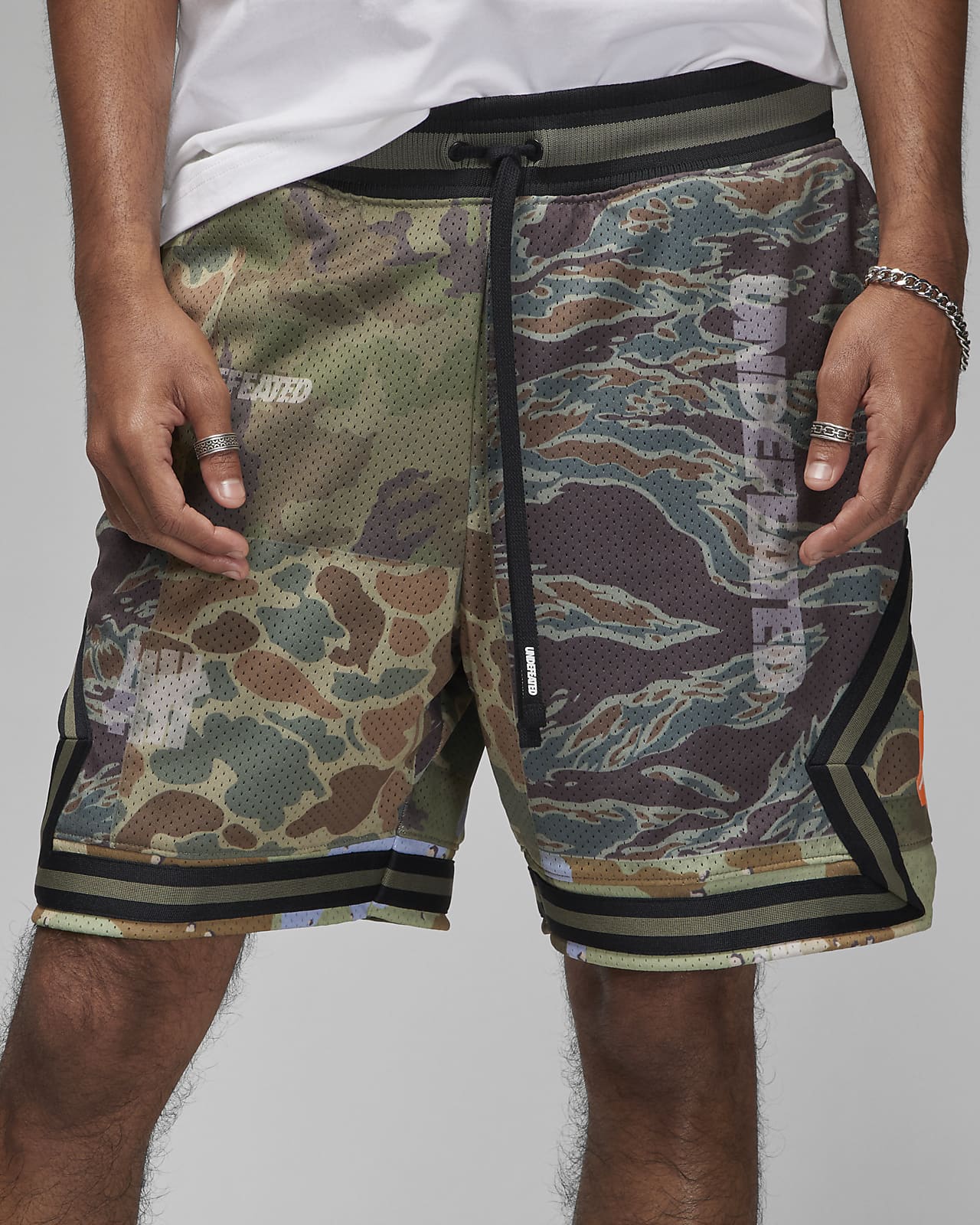 UNDEFEATED JORDAN Short Camo - ショートパンツ