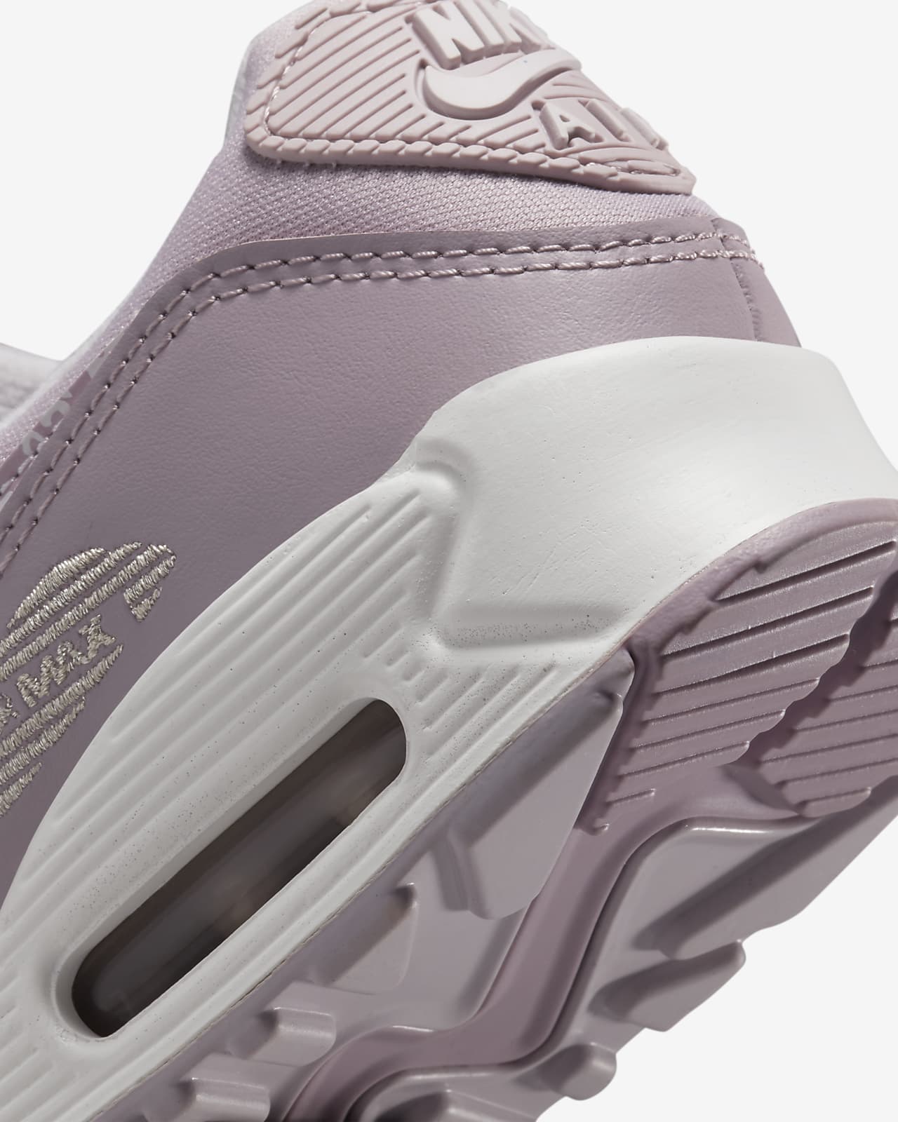 sapatilhas nike ou adidas