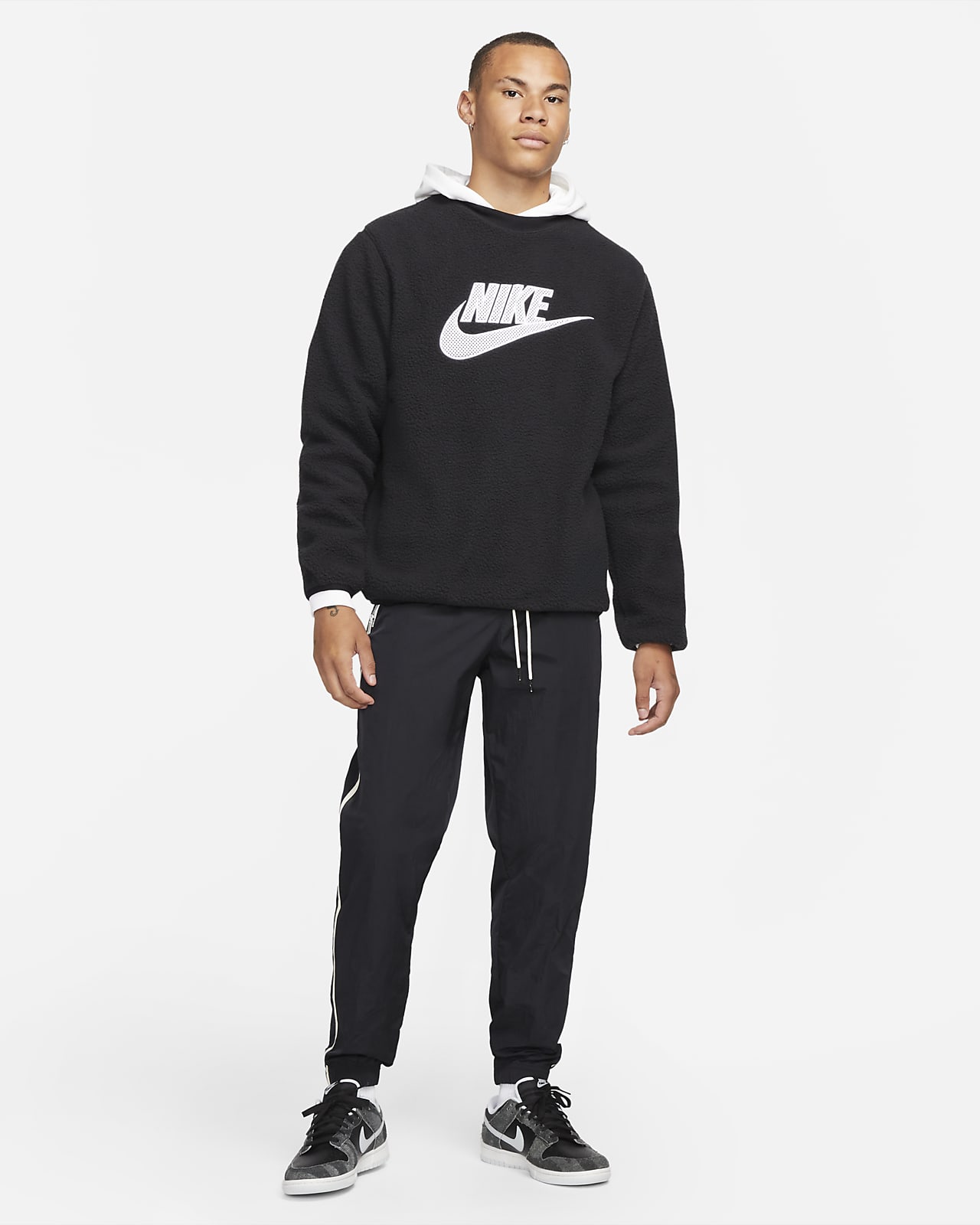 Nike Sportswear Stele Essentials+ Men's Fleece Crew. Nike AE