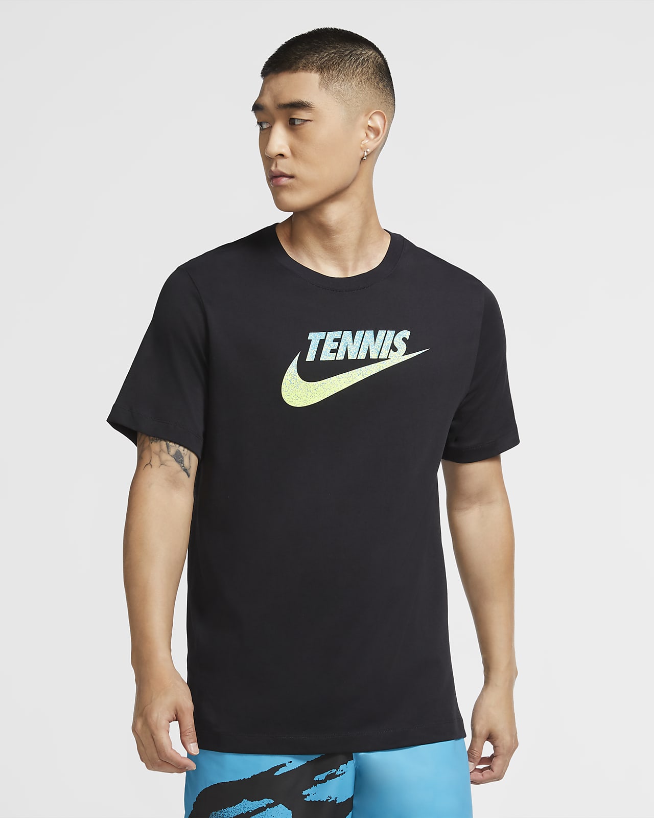 NikeCourt Tennis T skjorte med trykk til herre. Nike NO NikeCourt Tennis T skjorte til herre. Nike NO