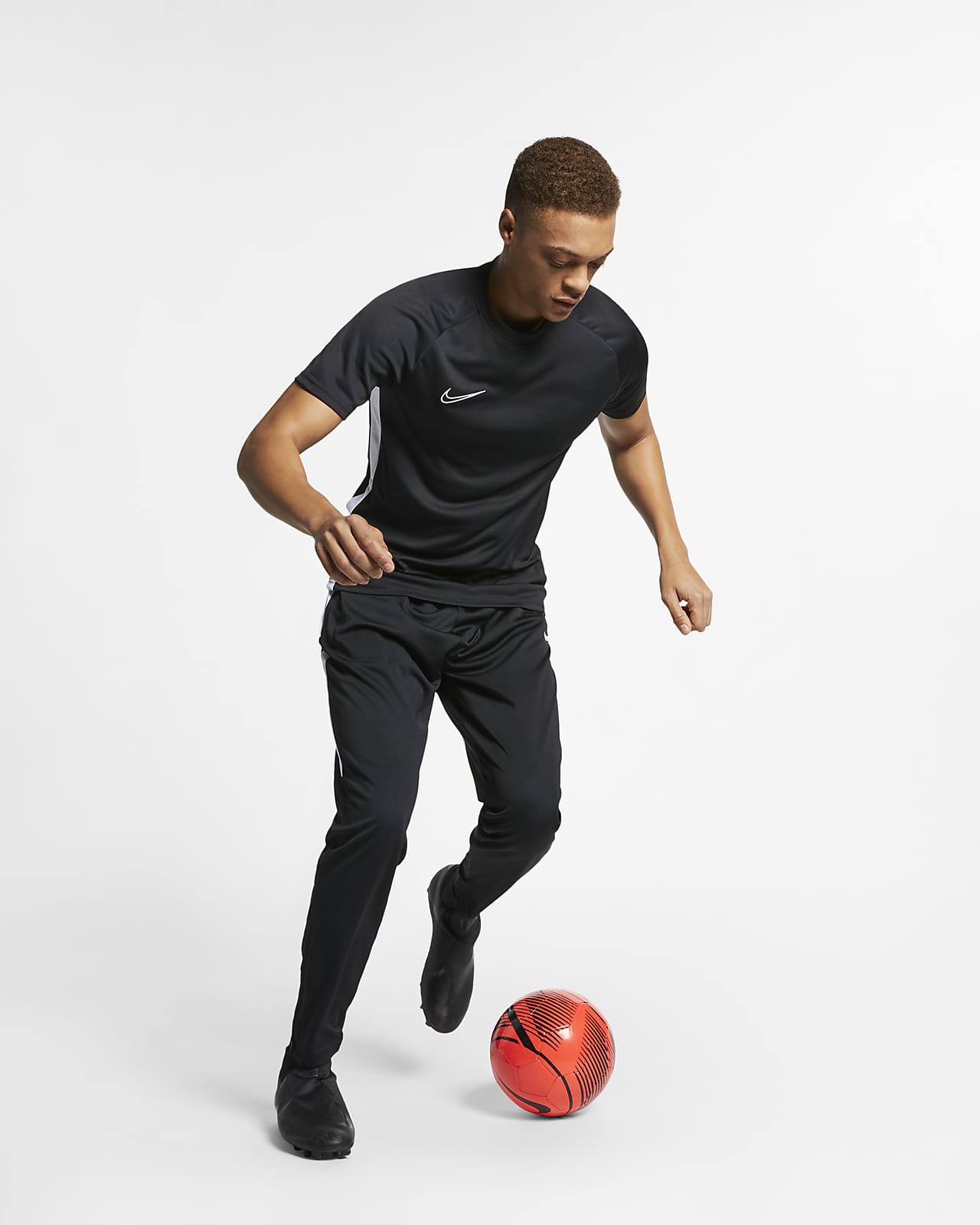 Nike Dri-FIT Academy Men's Football Short-Sleeve Top. Nike GB