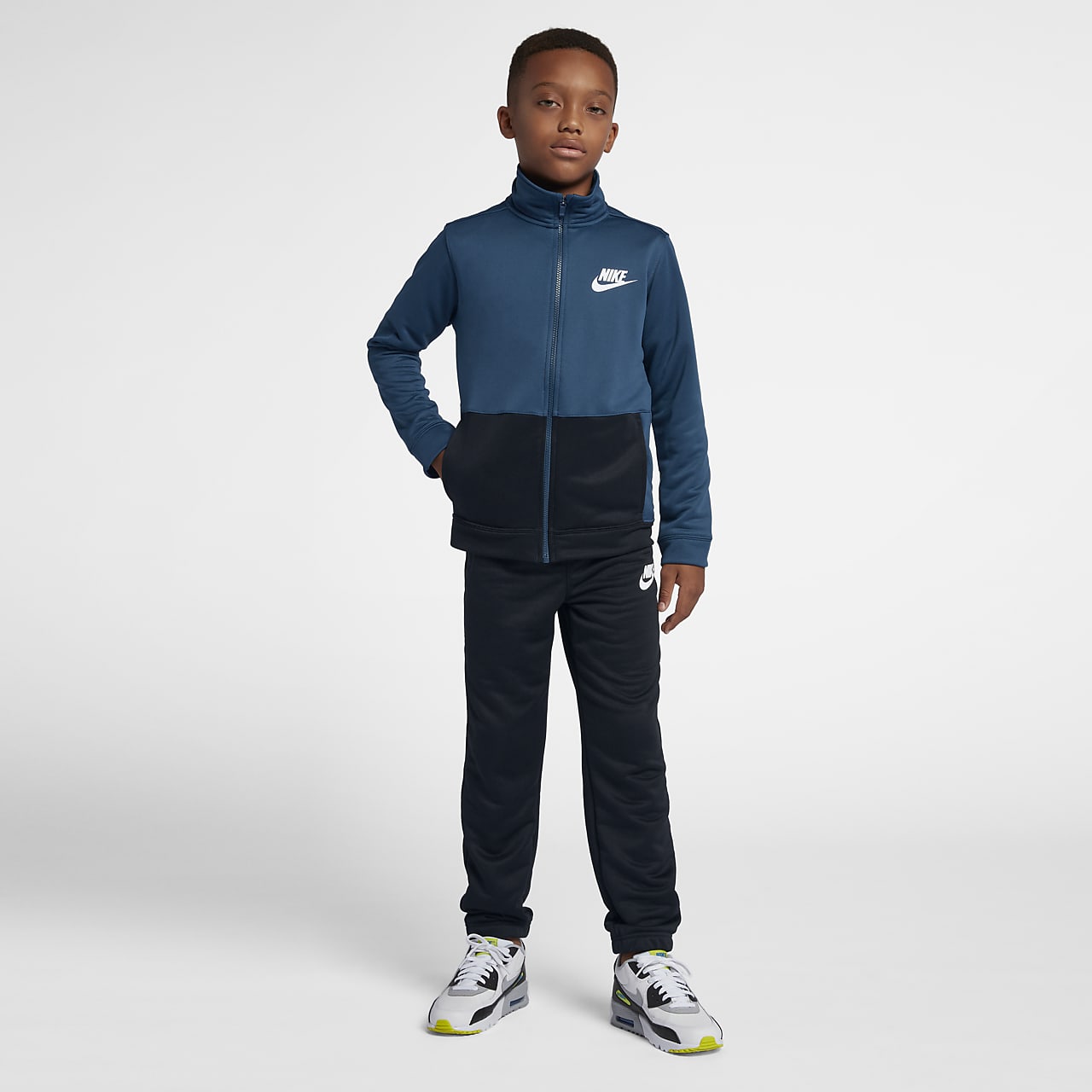 Conjunto de entrenamiento para niño Nike Sportswear. Nike CL