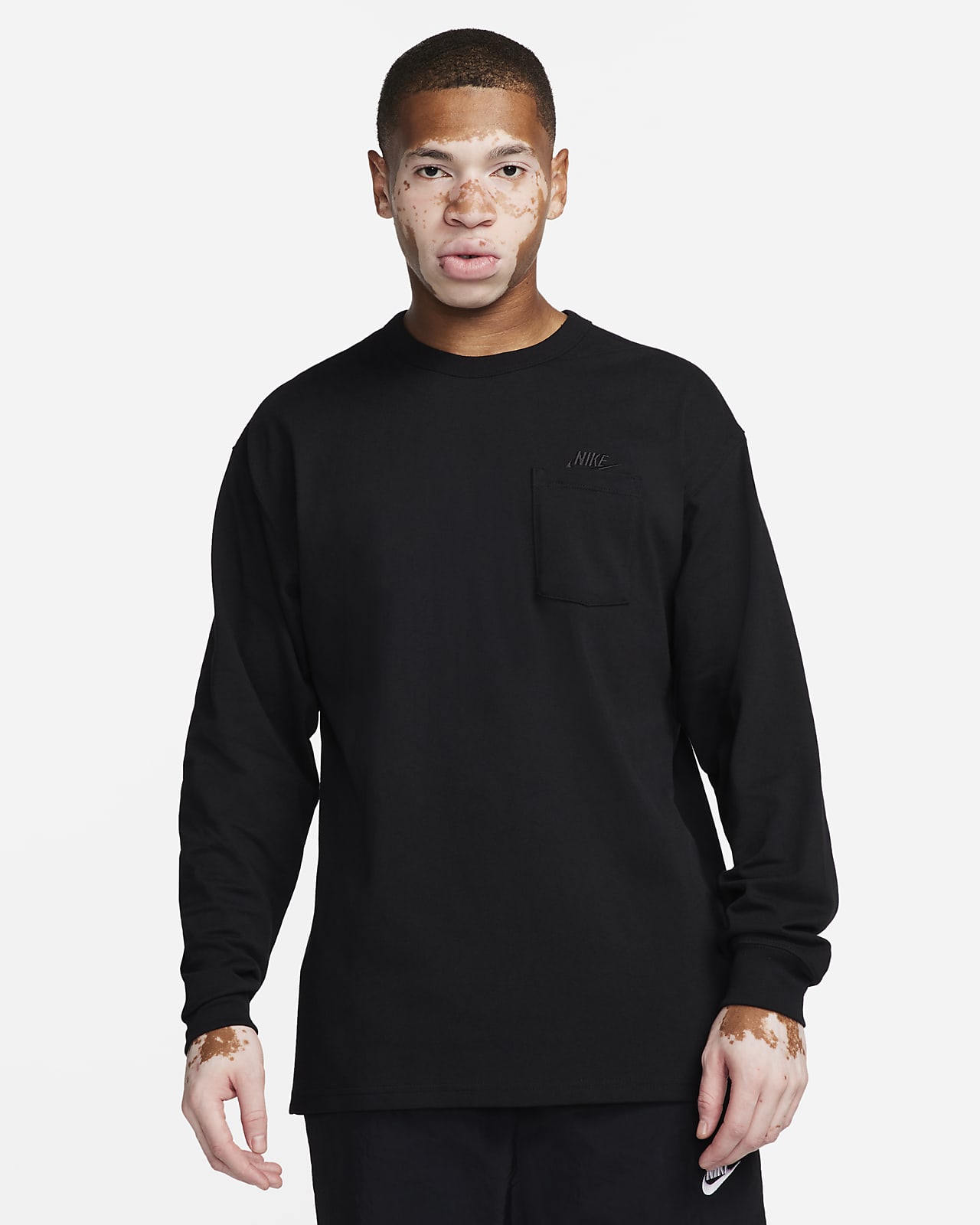 Nike Sportswear Premium Essentials Men's Long-Sleeve Pocket T-Shirt