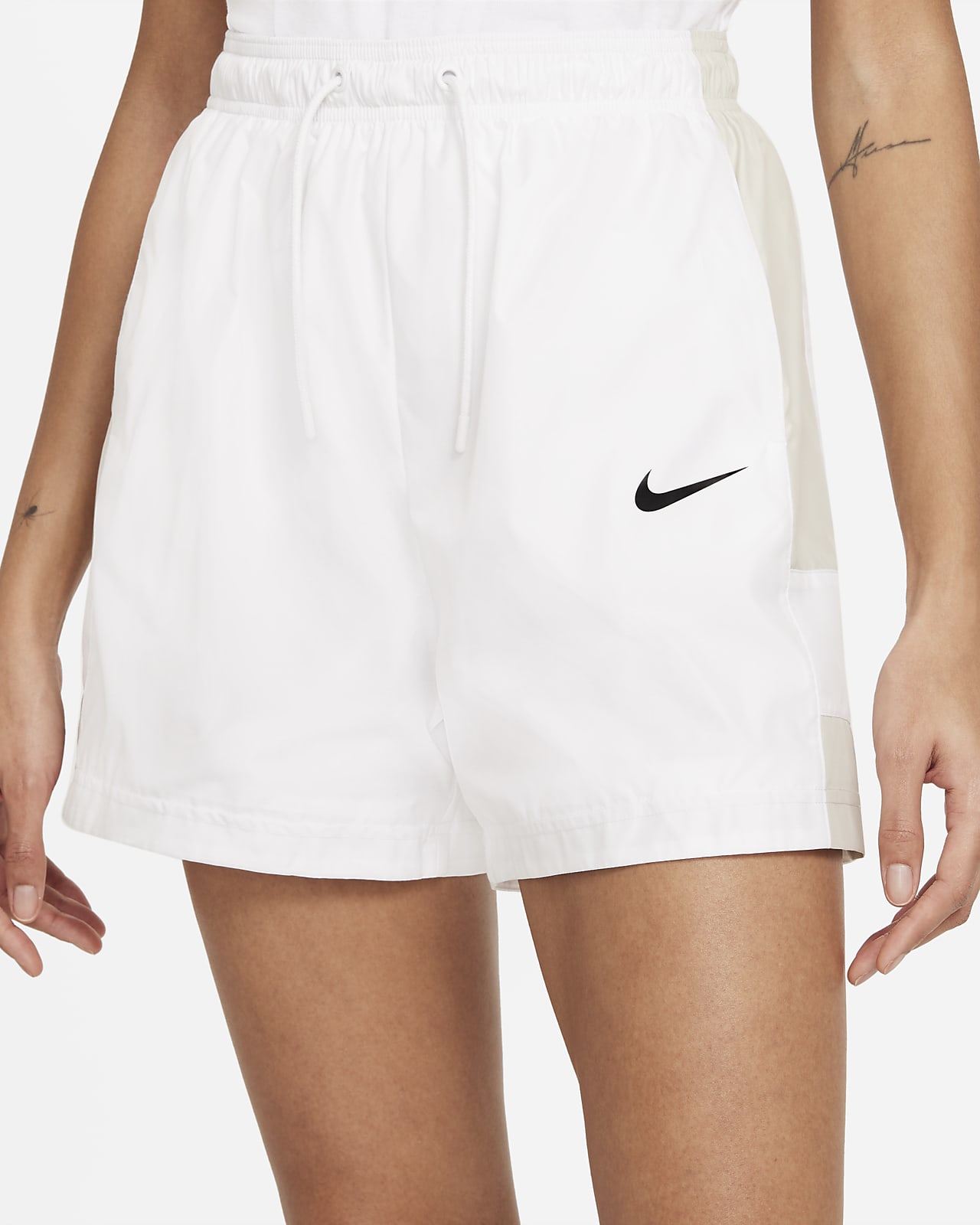 nike sportswear shorts women