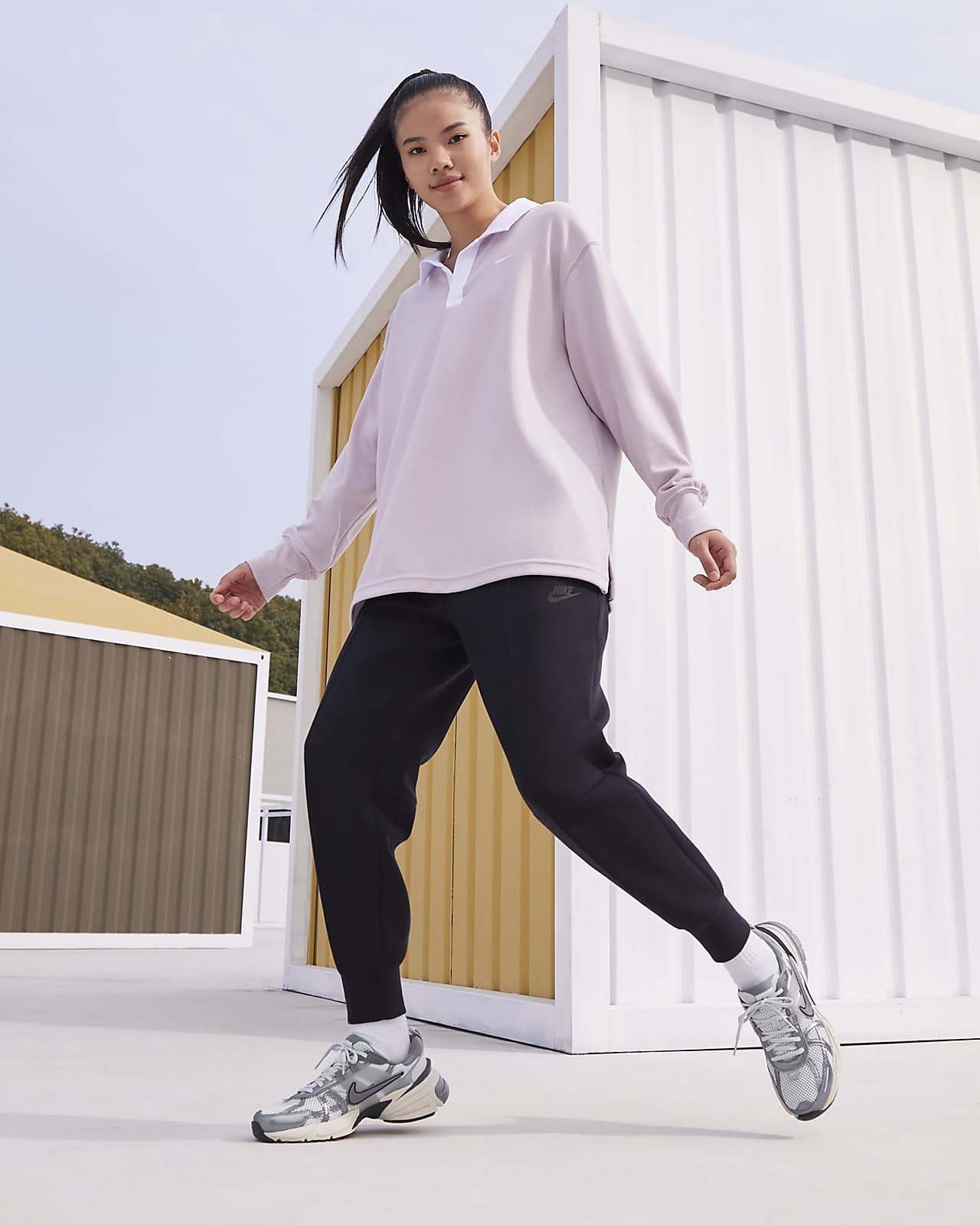 Women on sale wearing nike