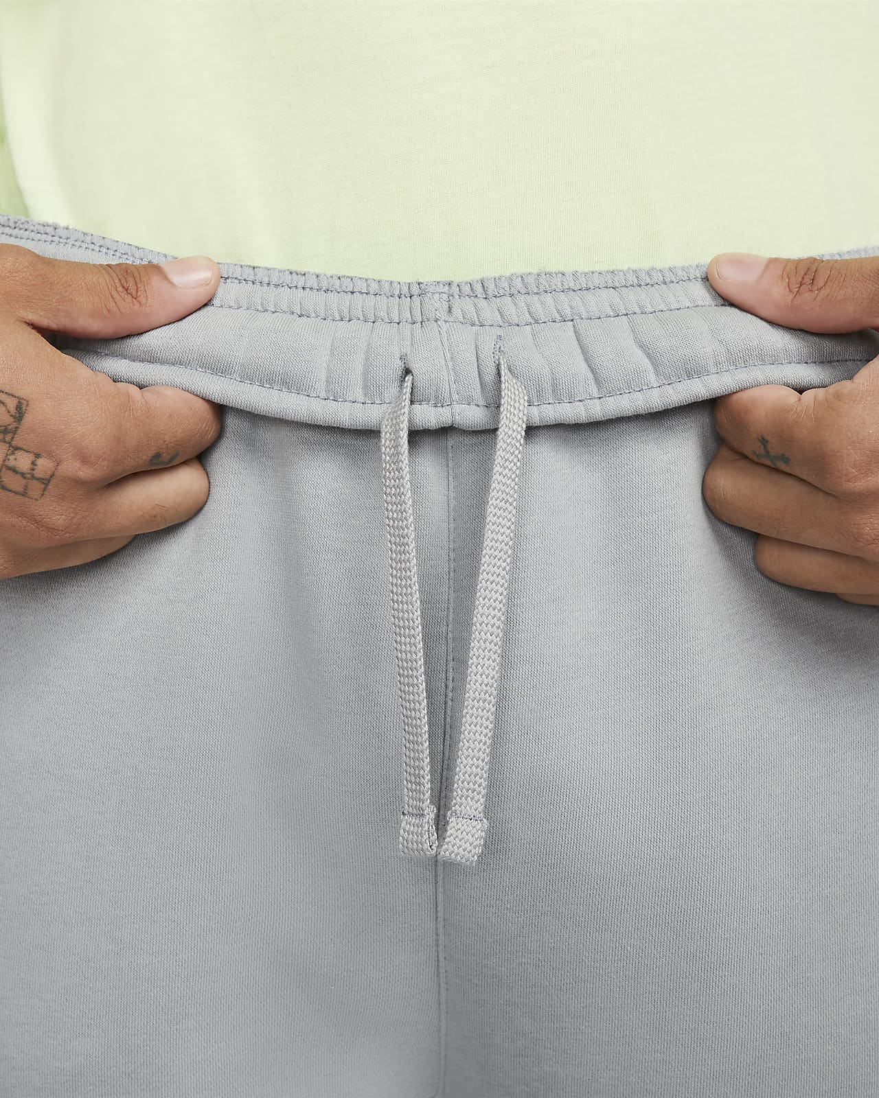 Nike Sportswear Standard Issue Men's Cargo Trousers. Nike RO