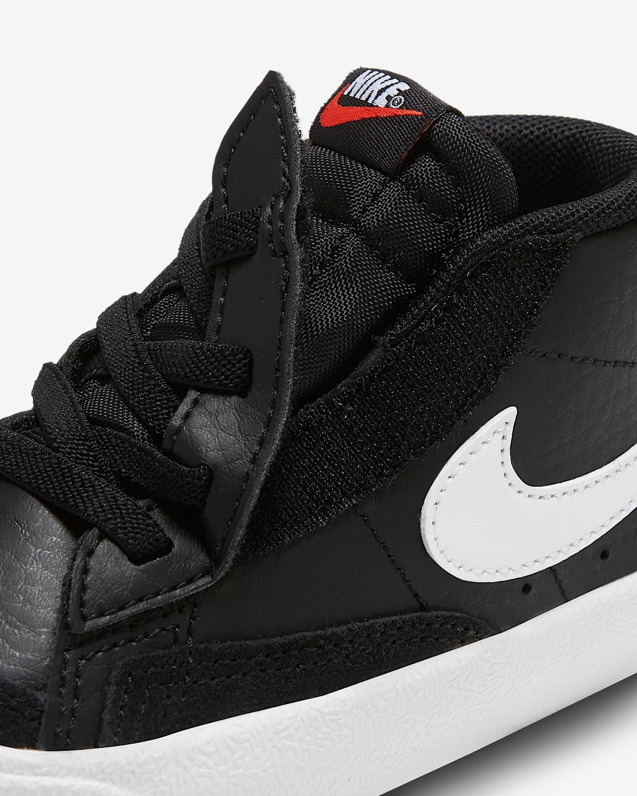 nike blazer 77 black white