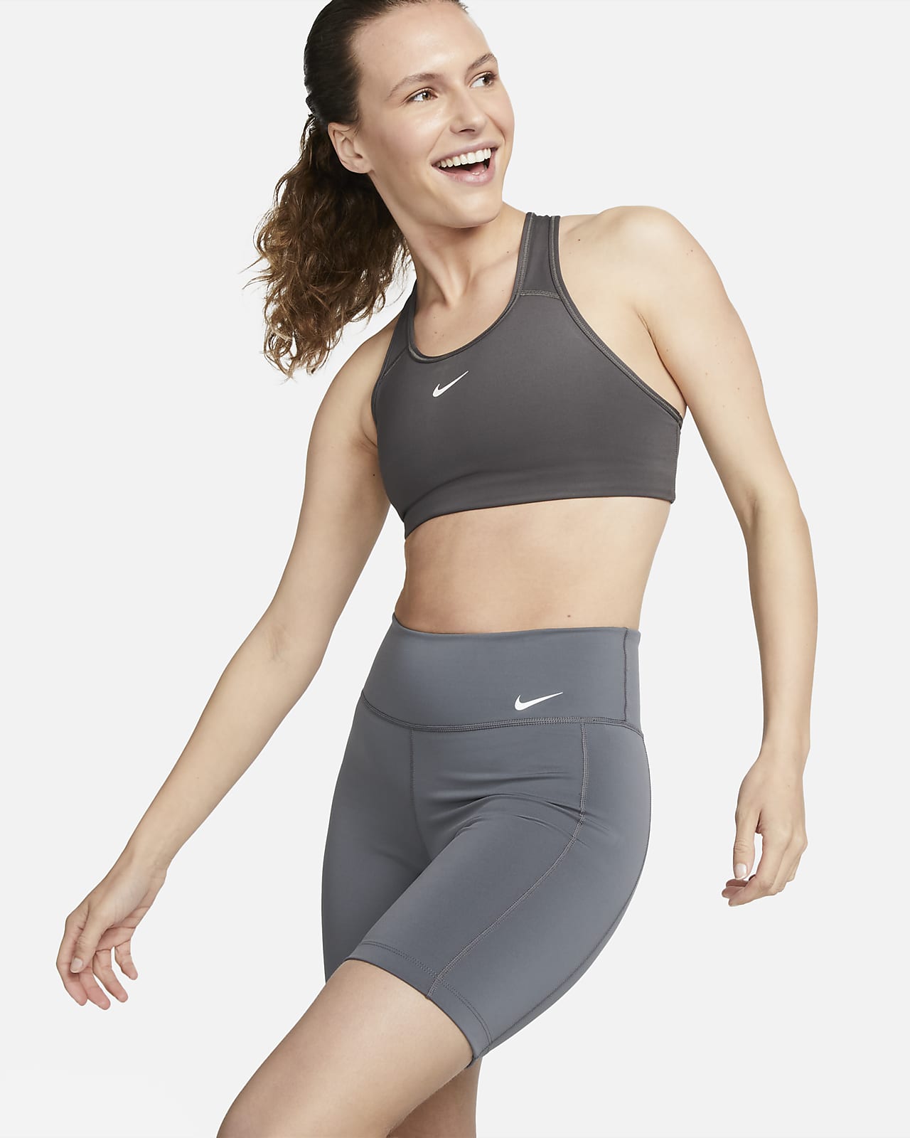 Nike One Leak Protection: Period Pantalons curts menstruals de cintura mitjana per a ciclisme de 18 cm - Dona