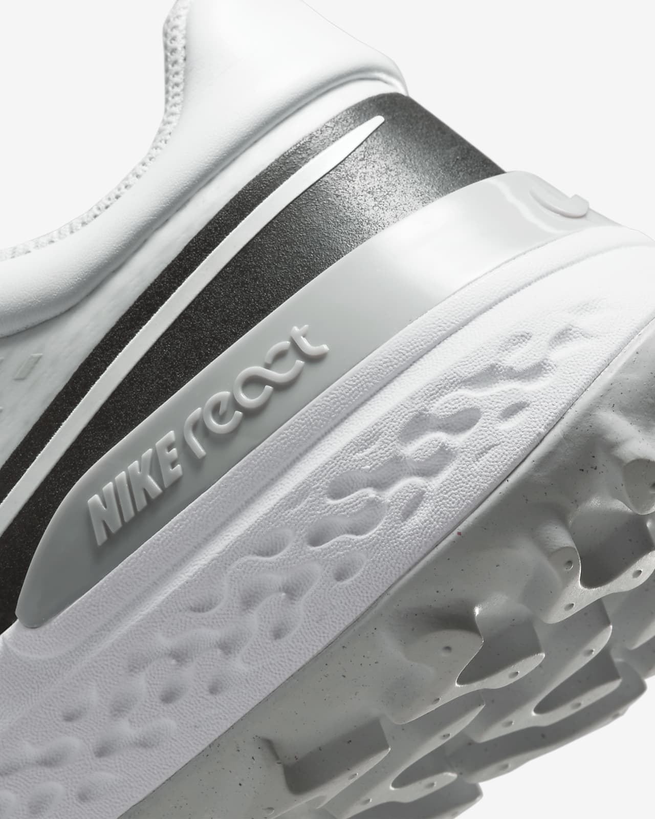 Nike Infinity Pro 2 男款高爾夫鞋(寬版)。Nike TW
