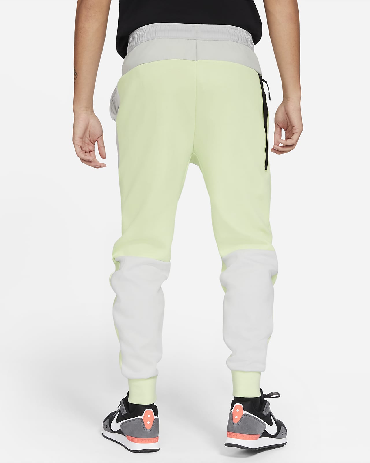 Pantaloni jogger in tessuto Nike Sportswear Tech Fleece - Uomo. Nike IT