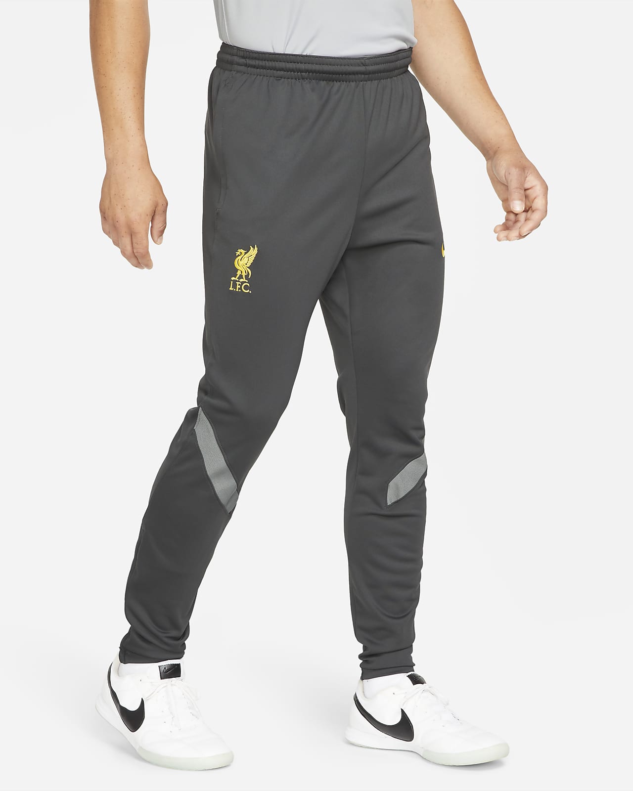 Track pants da calcio in maglia Nike Dri-FIT Liverpool FC Strike - Uomo.  Nike IT