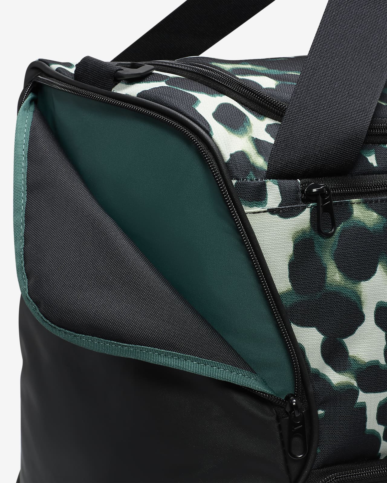  Unisex Nike Brasilia 6 (Medium) Training Duffel Bag : Clothing,  Shoes & Jewelry