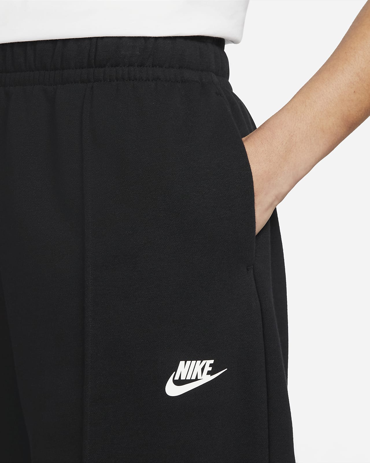 Sportswear Pantalón corto de tejido Fleece y talle alto de danza - Mujer. Nike