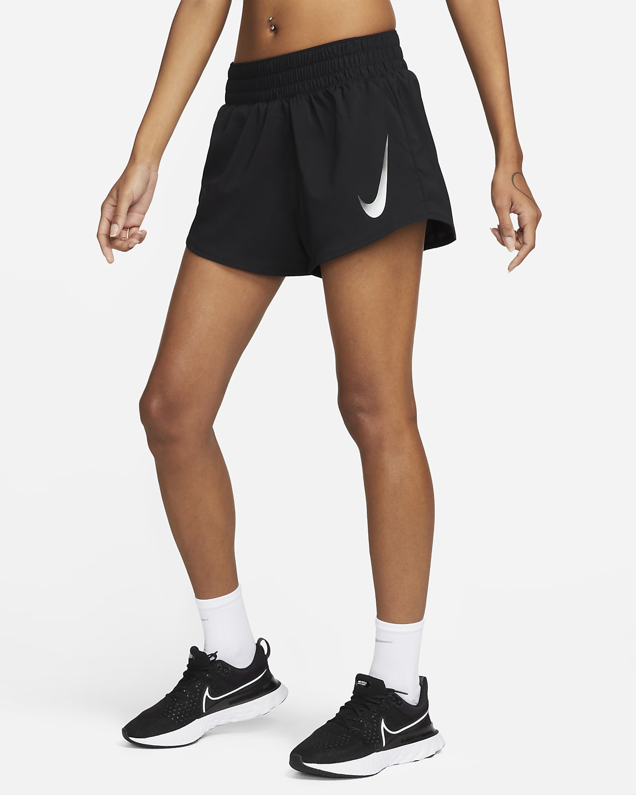 Morse code koepel aantrekkelijk Nike Swoosh Hardloopshorts met binnenbroek voor dames. Nike BE