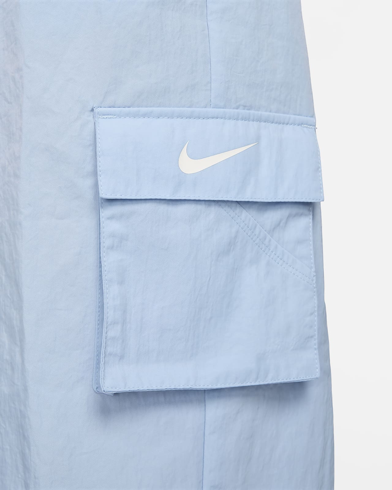 Nike Cargo Pants. Woven Women\'s High-Rise Sportswear Essential