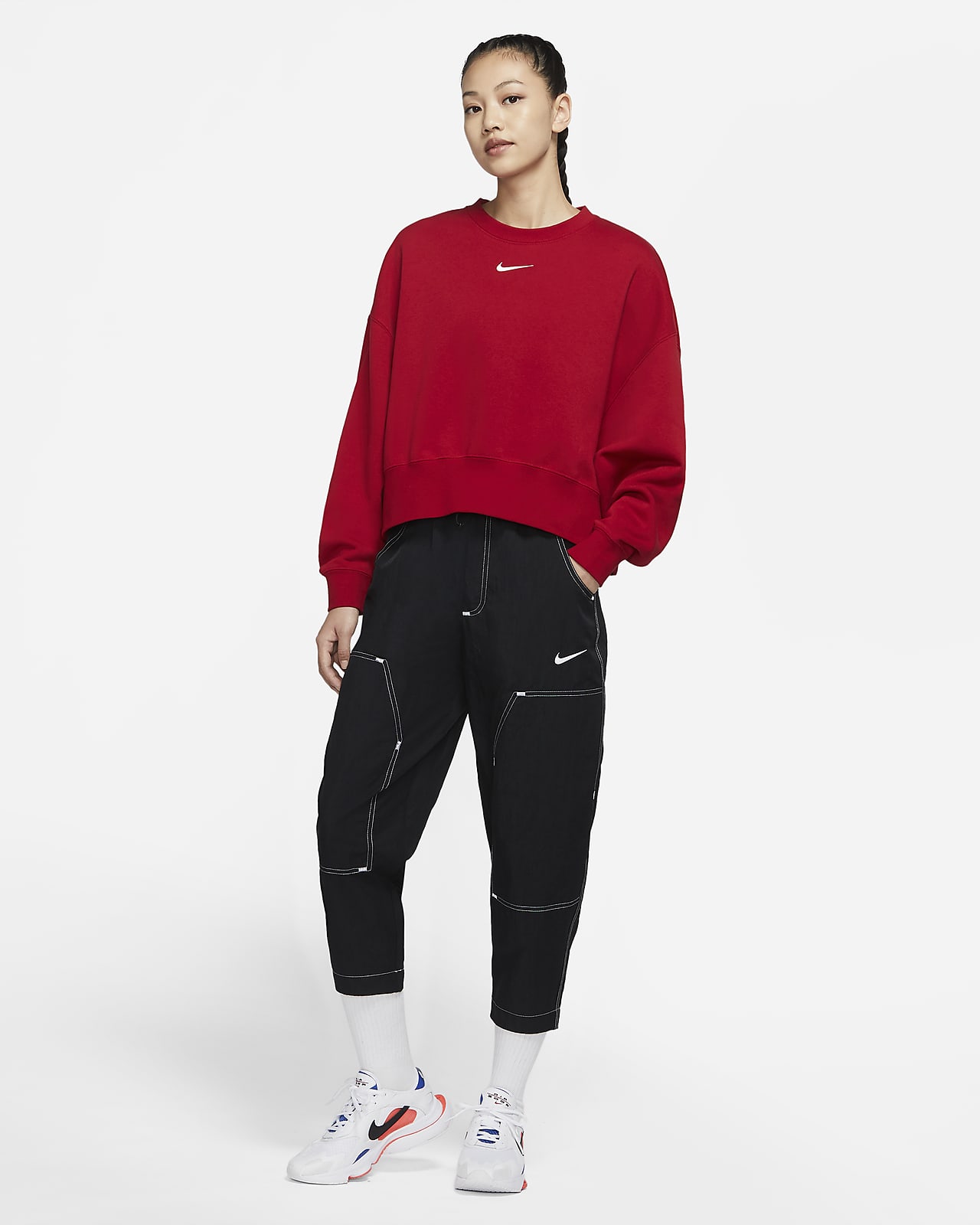 Nike Sportswear Essentials Woven High-rise Trousers in Black