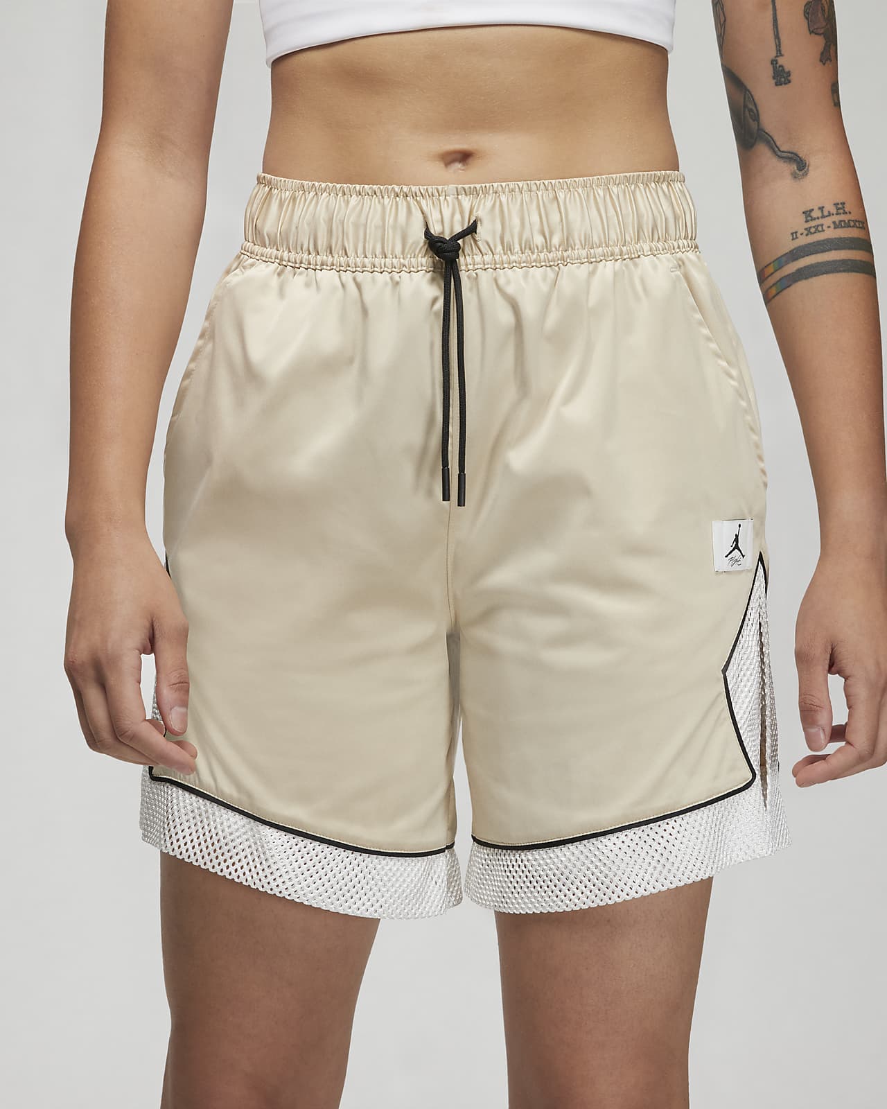 Jordan Essentials Women's Diamond Shorts. Nike SI