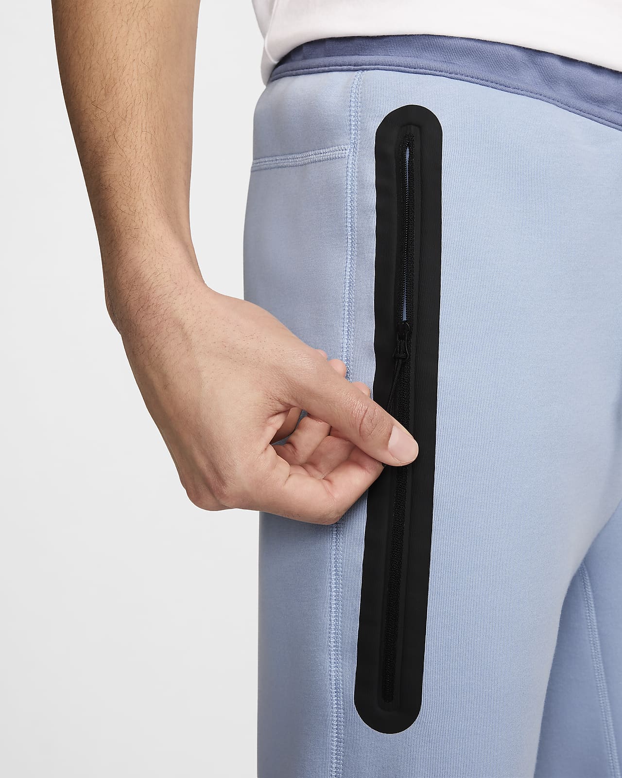 Nike engineered tech fleece straight leg joggers in black