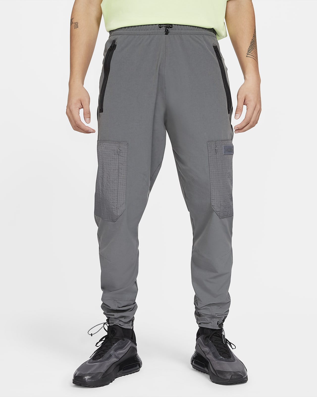 Woven Cargo Trousers. Nike LU