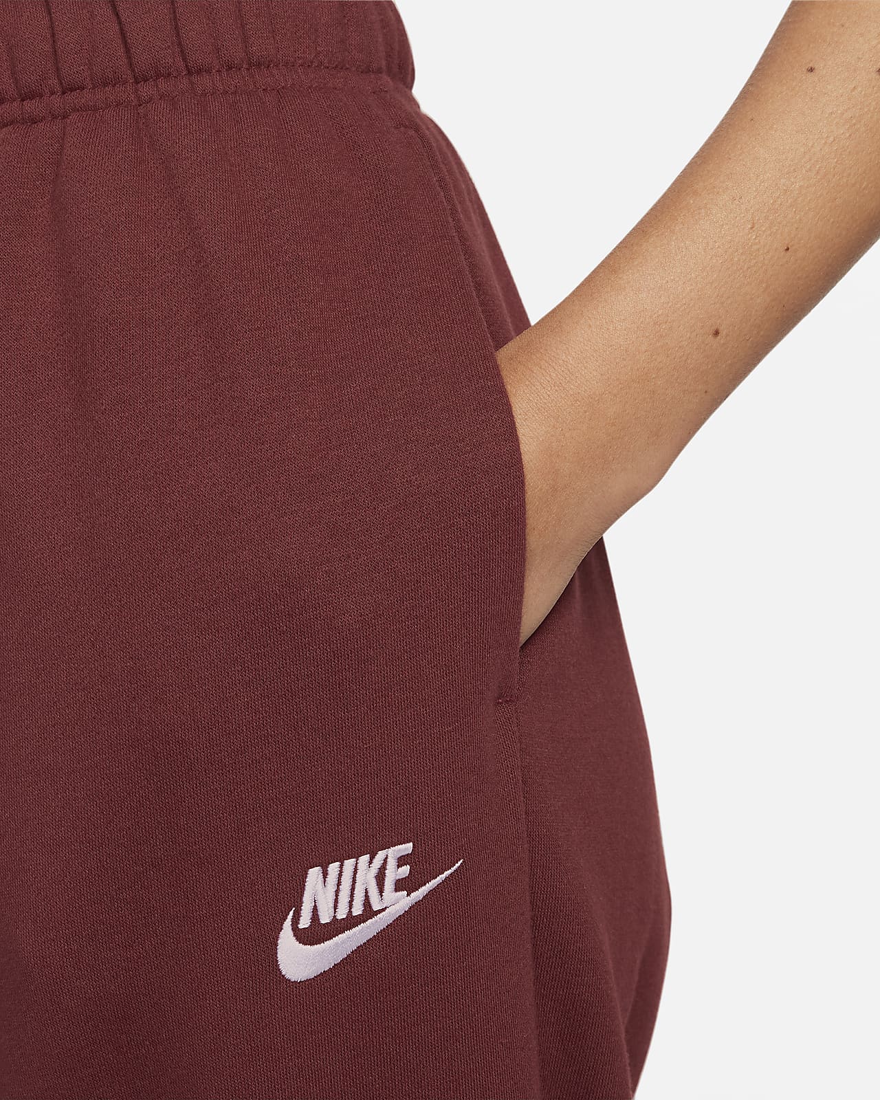 Nike Sportswear Club Fleece Women's Mid-Rise Oversized Sweatpants.