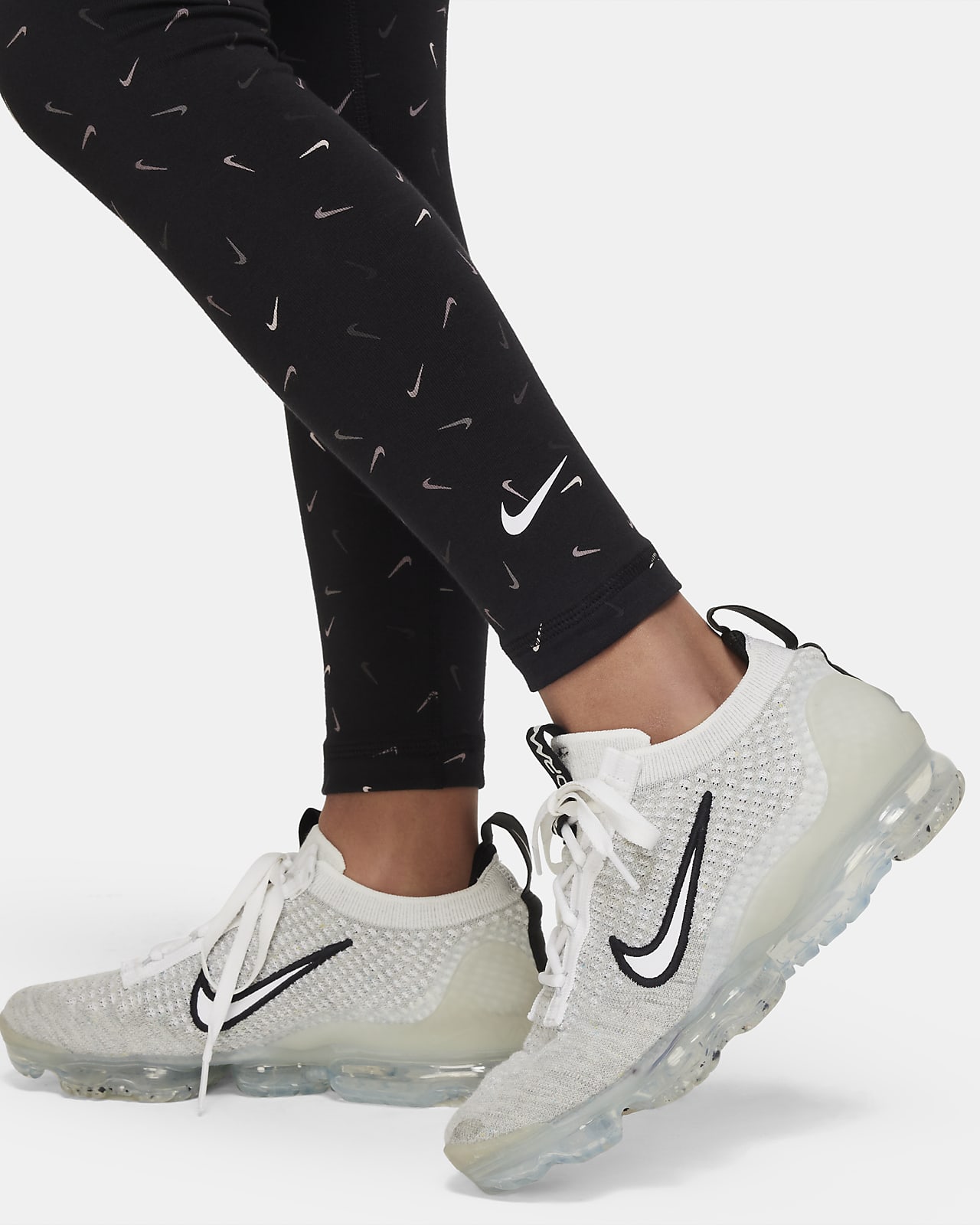 Nike Sportswear Essential Legging met hoge taille en graphic voor