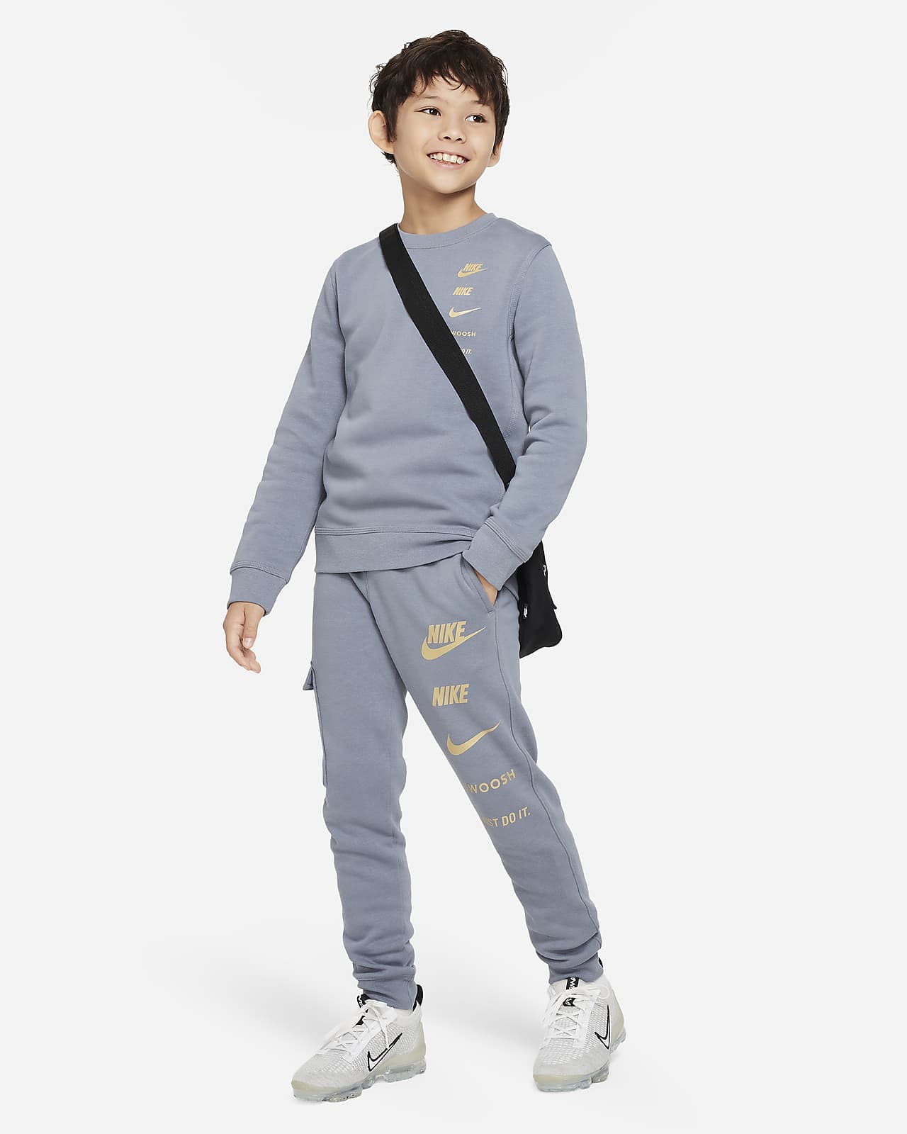 Nike Sportswear Older Kids' (Boys') Fleece Cargo Trousers. Nike LU