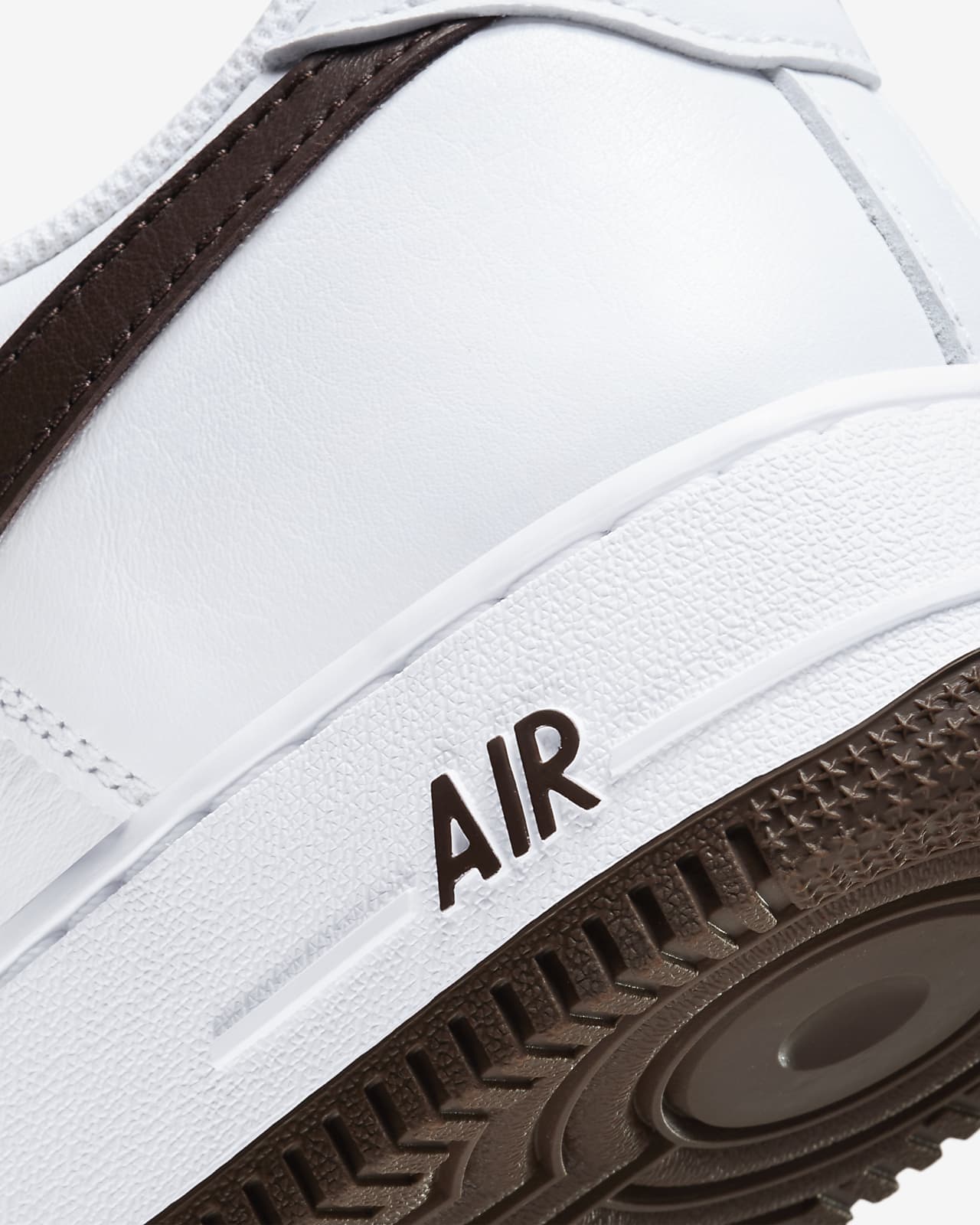 Nike Air Force 1 Low Retro (DM0576-100) White/Chocolate / 9