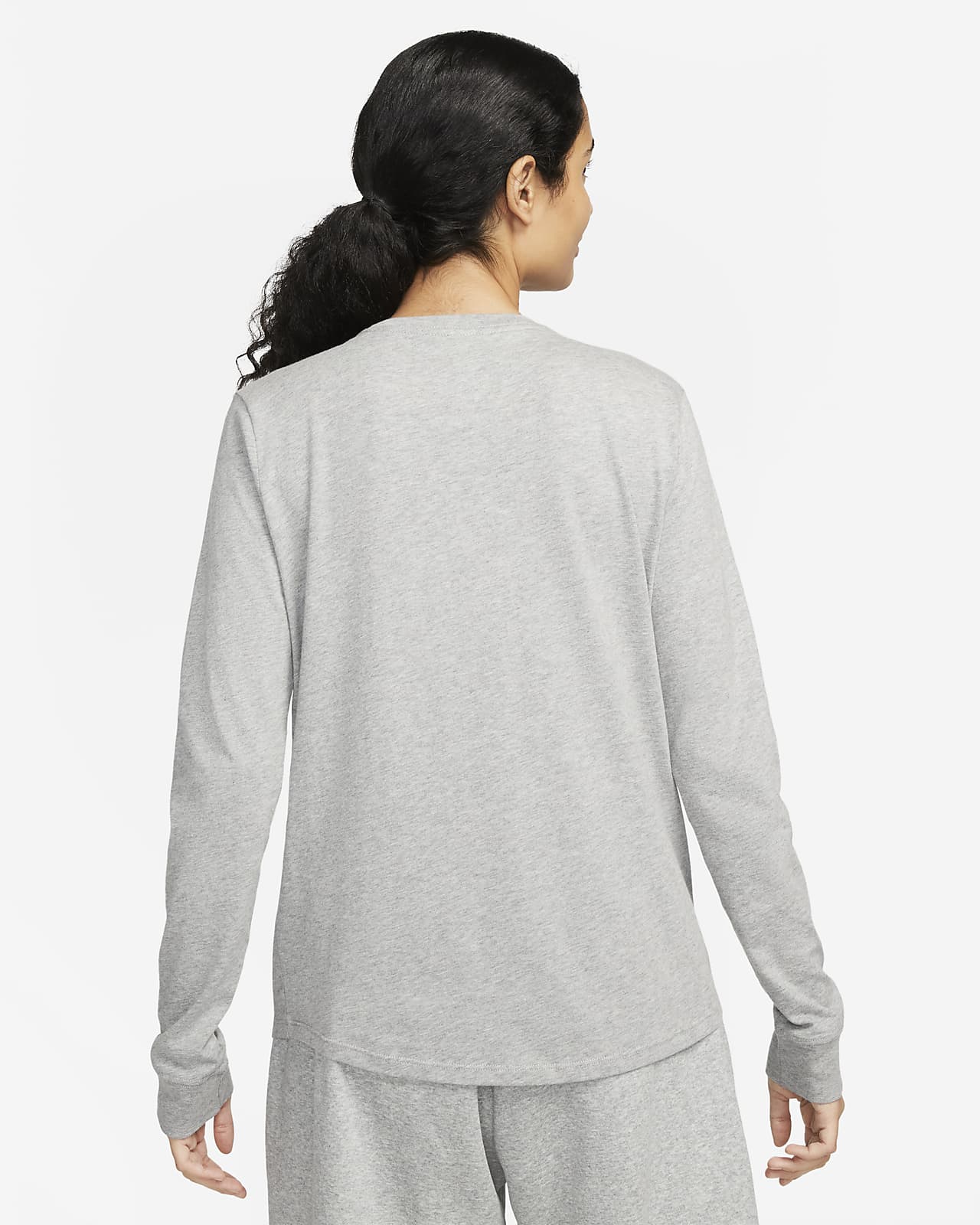Long-Sleeve Women\'s T-Shirt. Sportswear Logo Nike Essentials