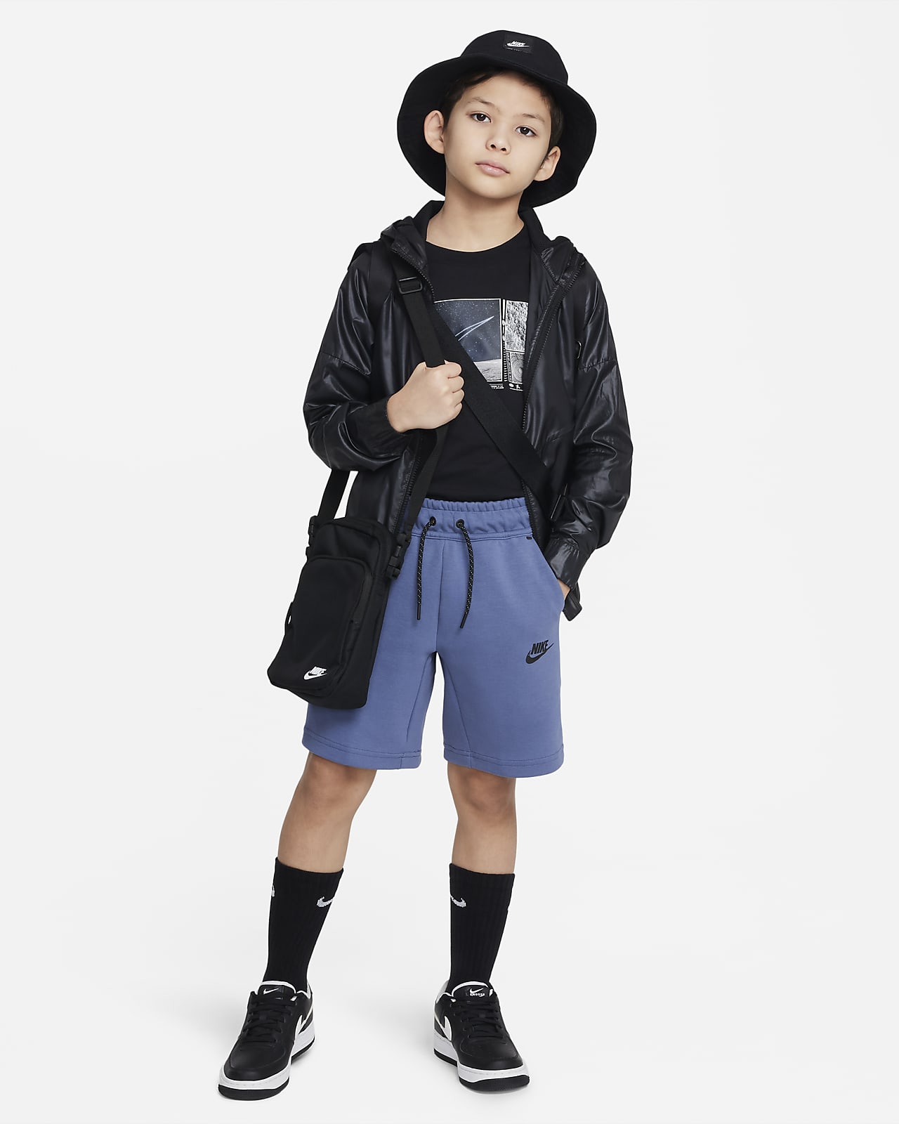 Nike Sportswear Tech Fleece Older Kids' (Boys') Shorts. Nike IN