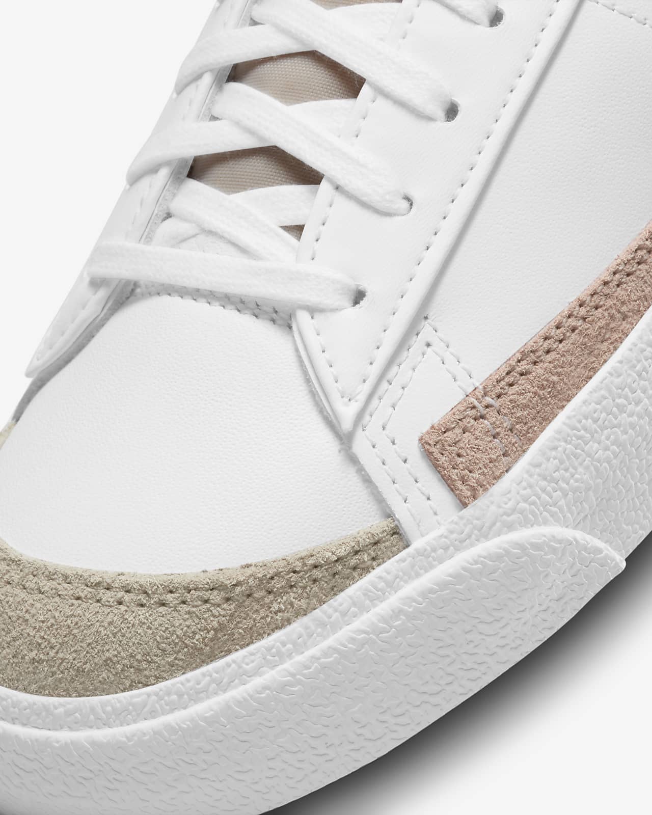 Nike Blazer Low '77 Women's Shoe. Nike ID