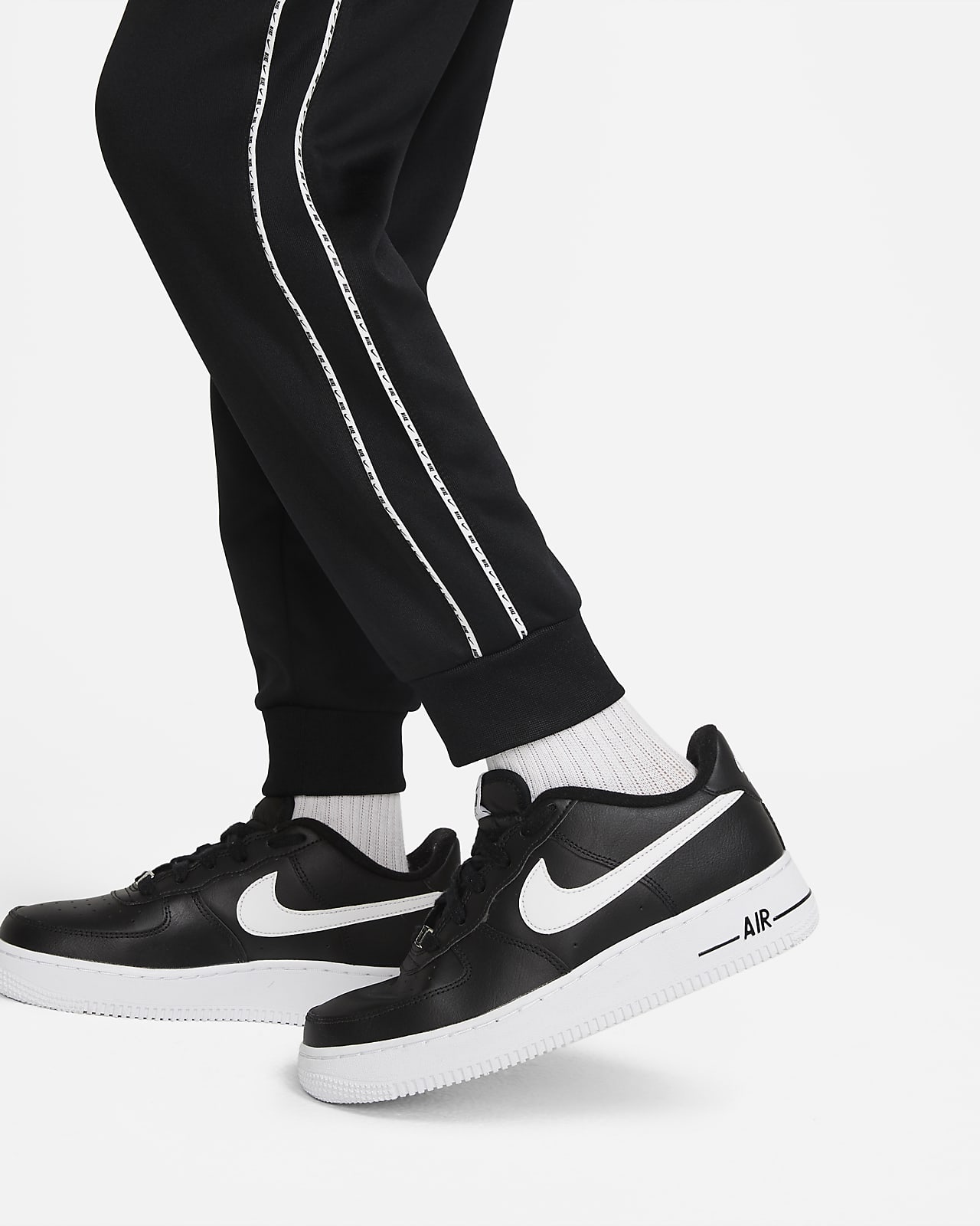 joggers nike black