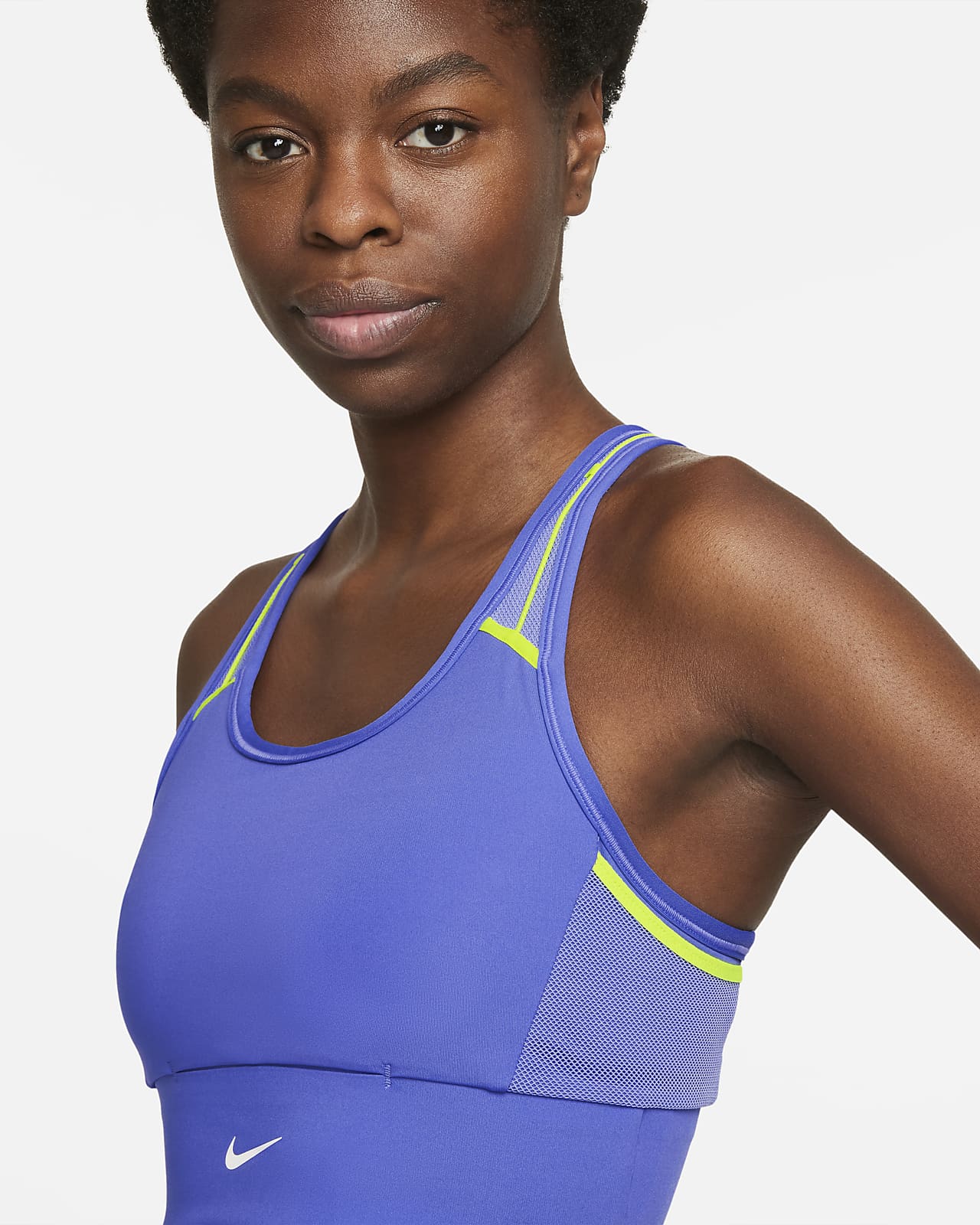 Bra deportivo Nike Swoosh Icon Clash de sujeción media con bolsillo con  almohadilla de una sola pieza para mujer. Nike.com