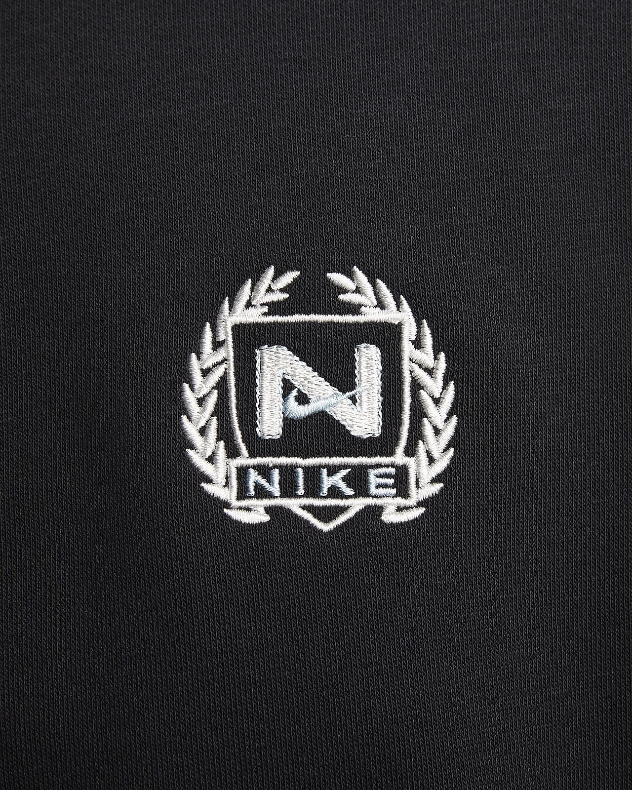 Nike Sportswear Women's Oversized 1/2-Zip Crop Fleece Sweatshirt.