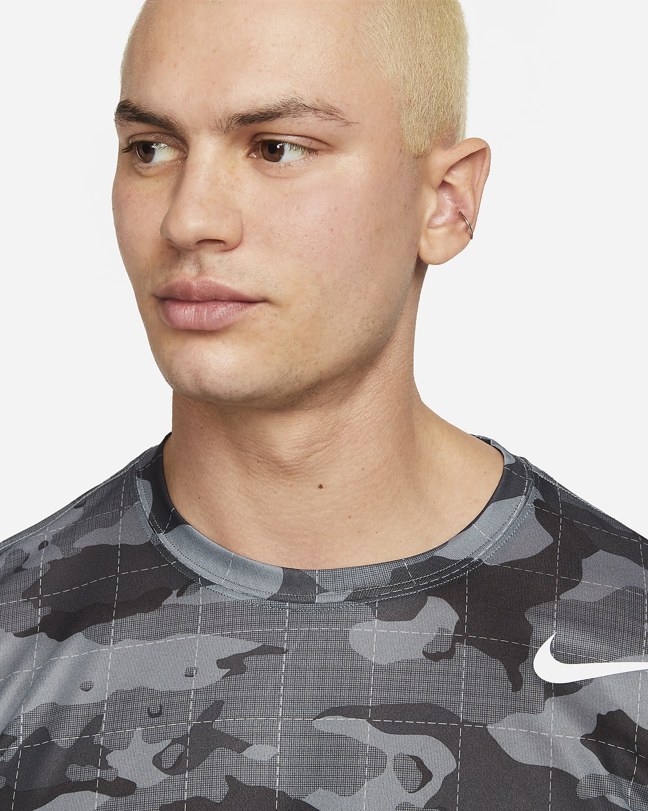NIke Dri-FIT Legend Camiseta entrenamiento con estampado de camuflaje - Nike ES