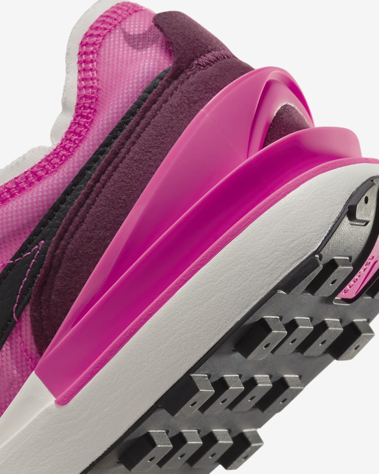 Nike Waffle One Women's Shoes. Nike LU