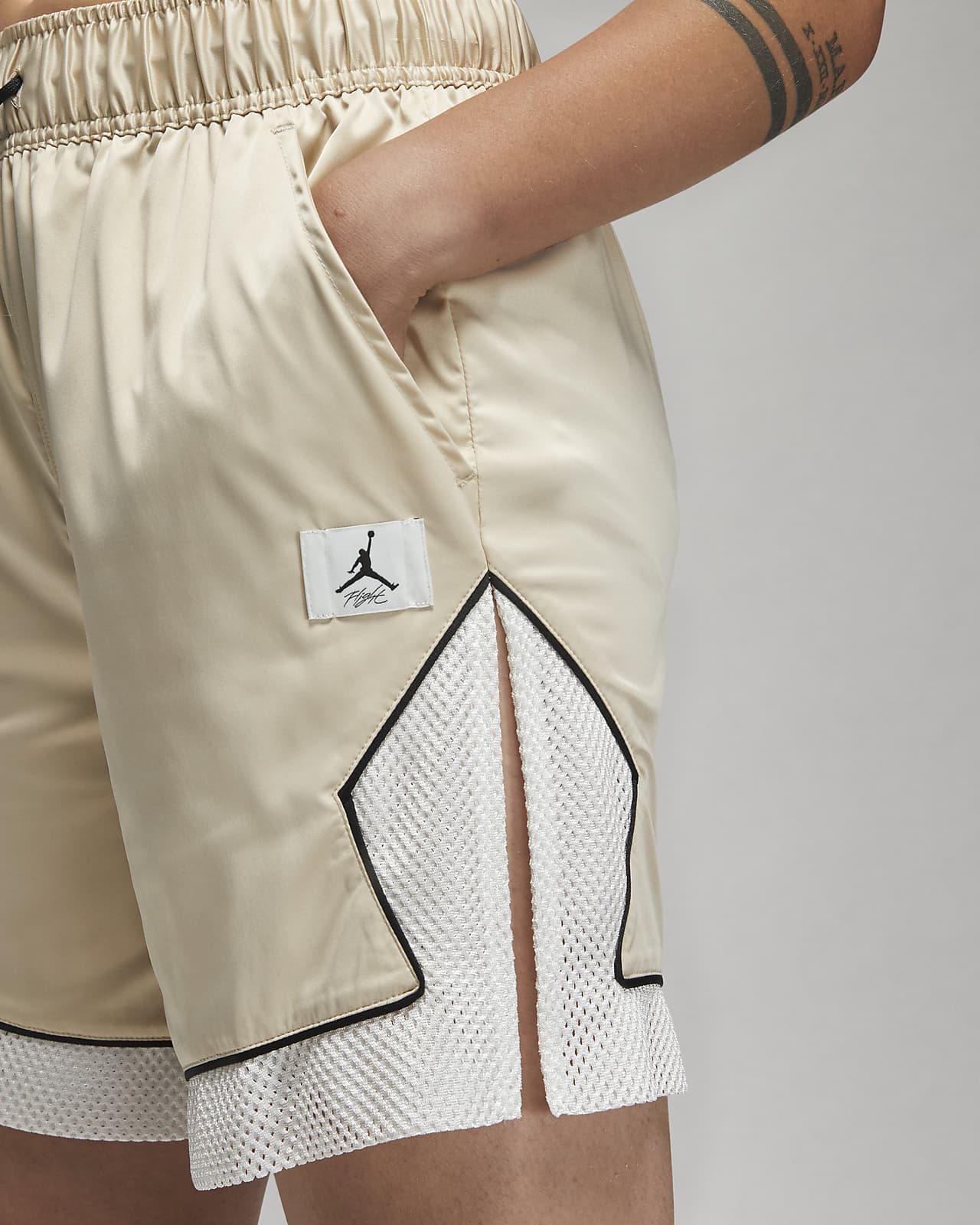 Jordan Essentials Women's Diamond Shorts. Nike SI