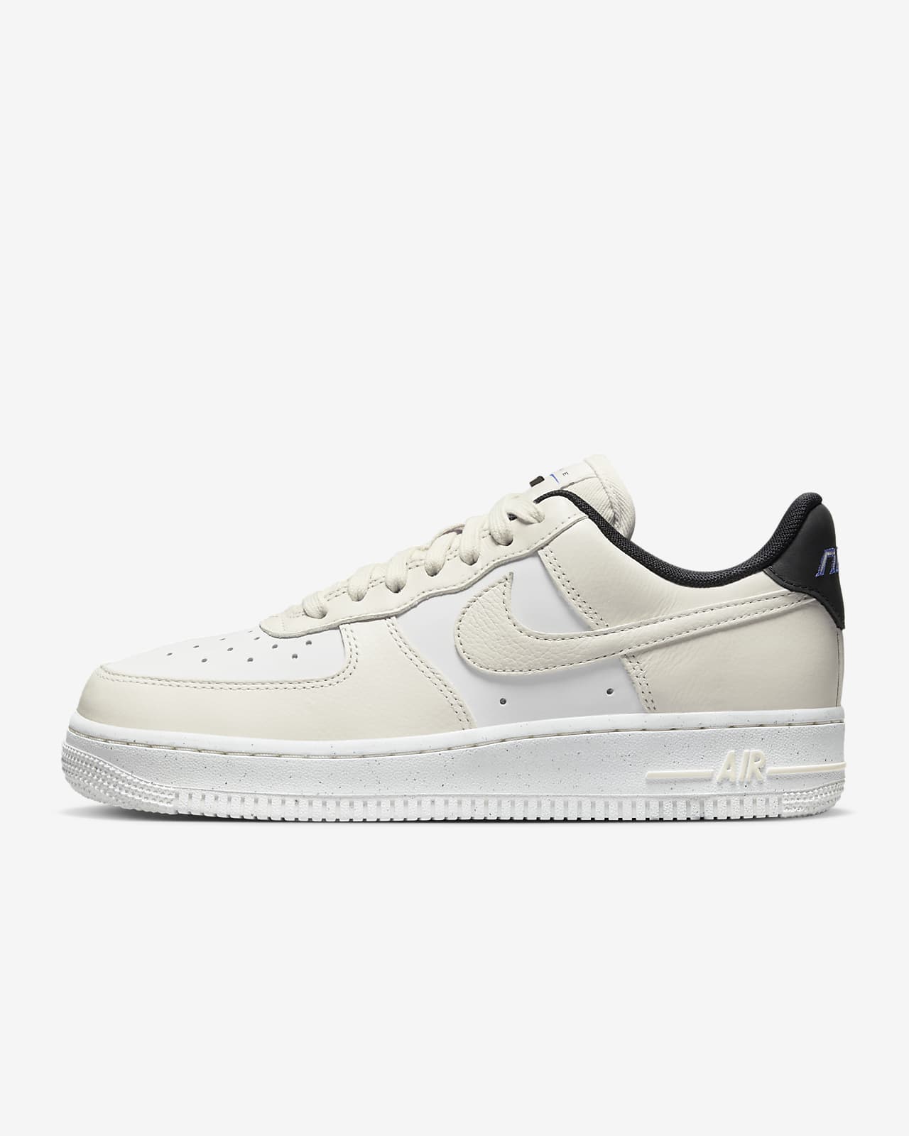 Nike Air Force 1 '07 LX Women's Shoes. Nike SG