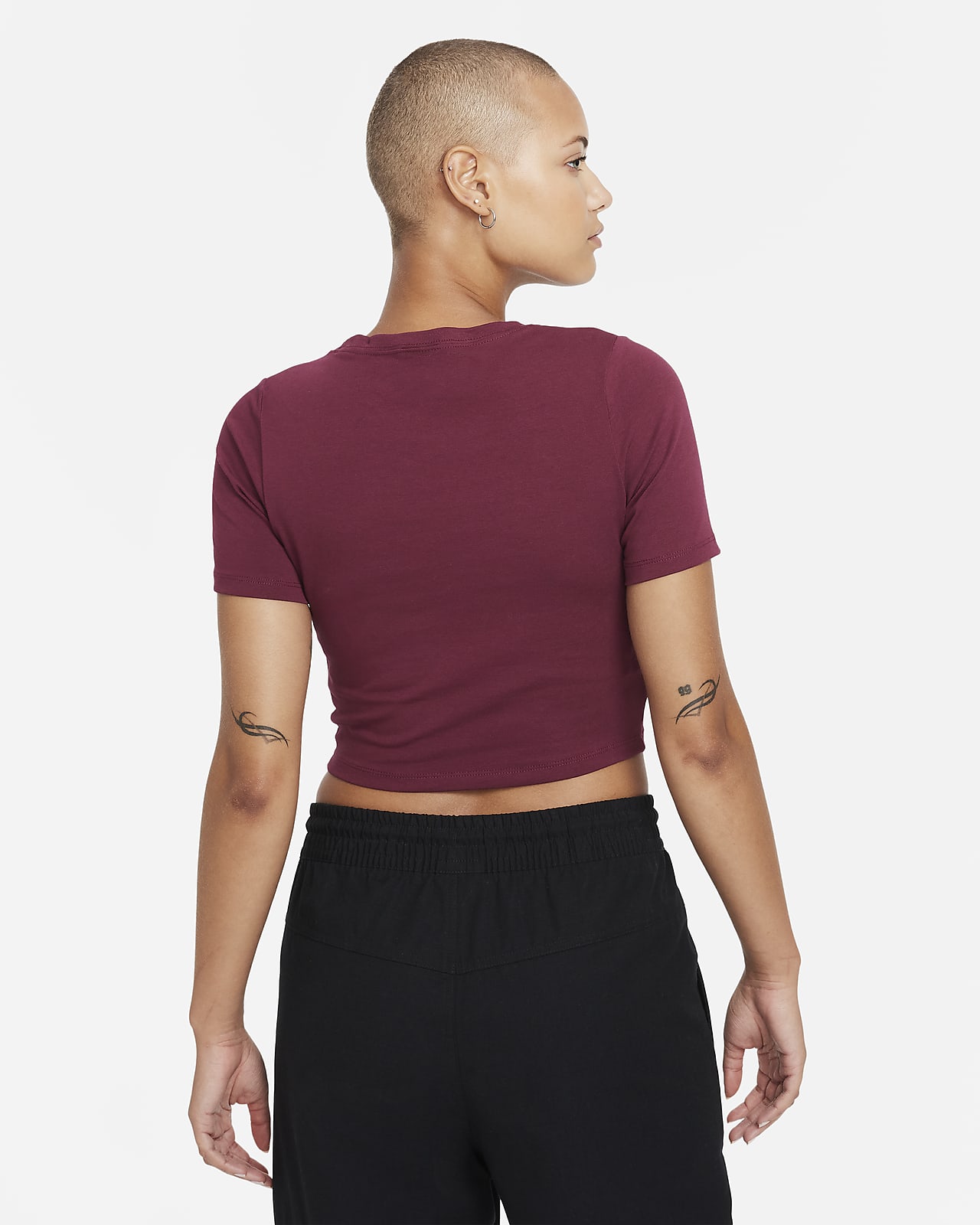 nike essential short sleeve crop top