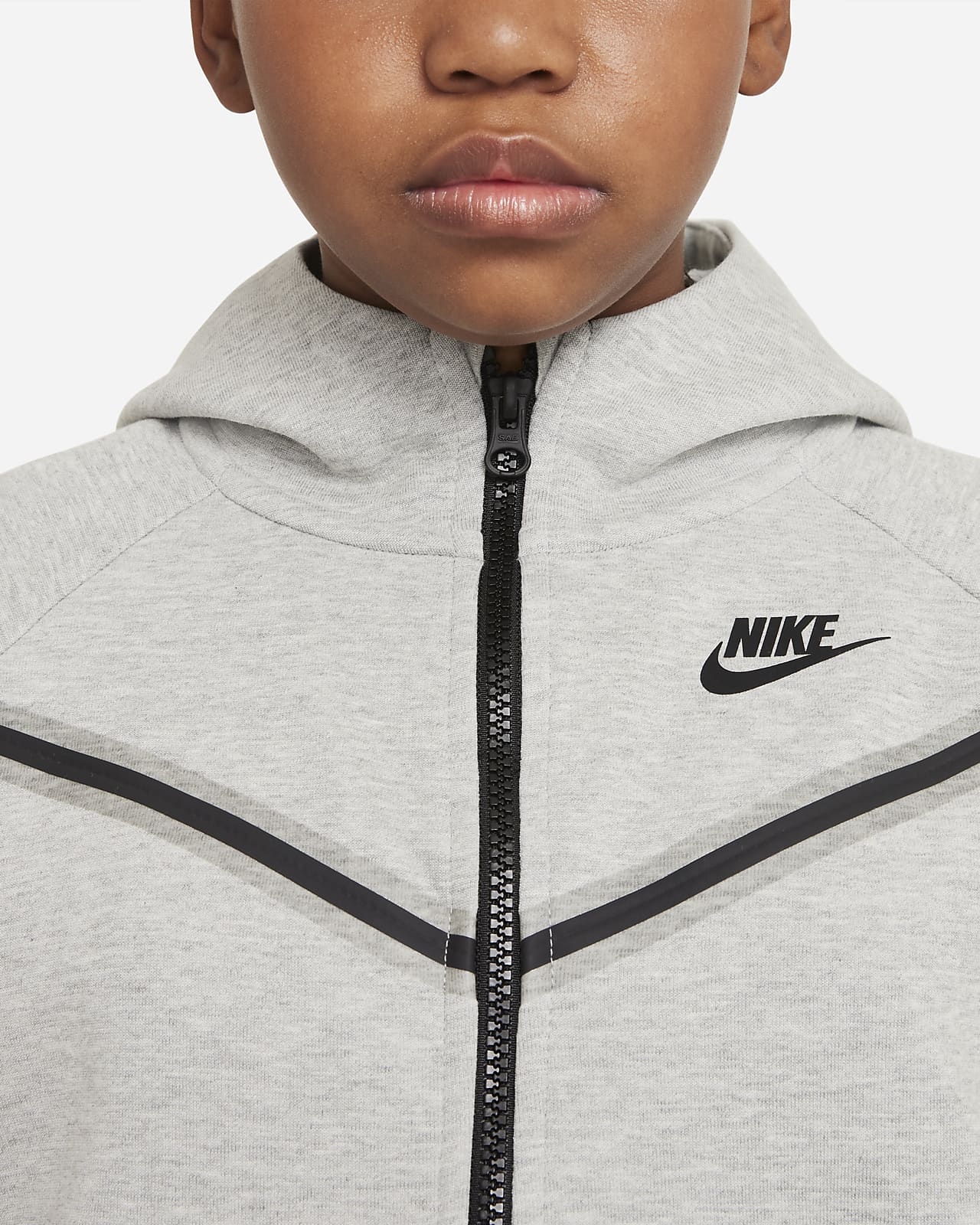 nike sportswear tech essentials 