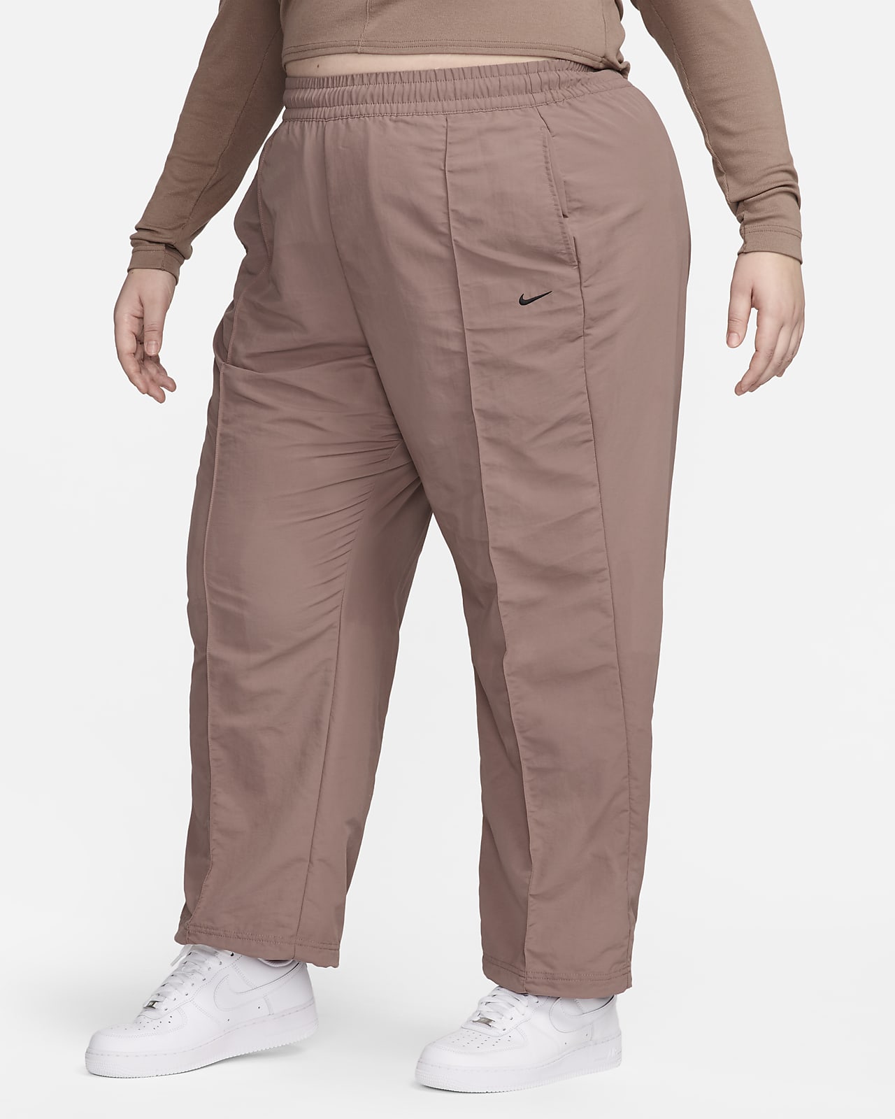 Pants de tiro medio con dobladillo abierto para mujer (talla grande) Nike Sportswear Everything Wovens