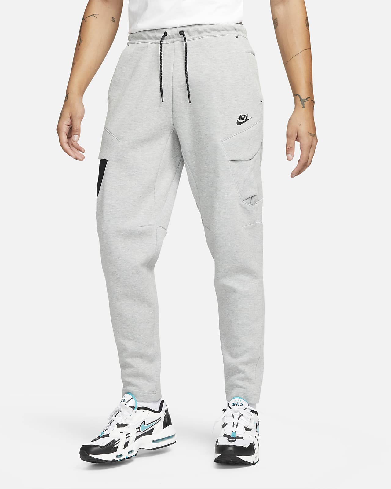 Pantalones cargo para hombre Nike Sportswear Tech Fleece.