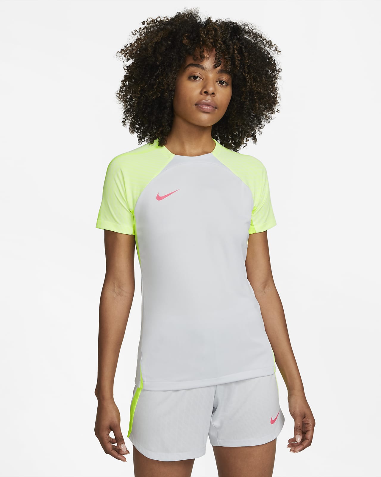 tempo Hilarisch de eerste Nike Dri-FIT Strike Women's Short-Sleeve Top. Nike.com