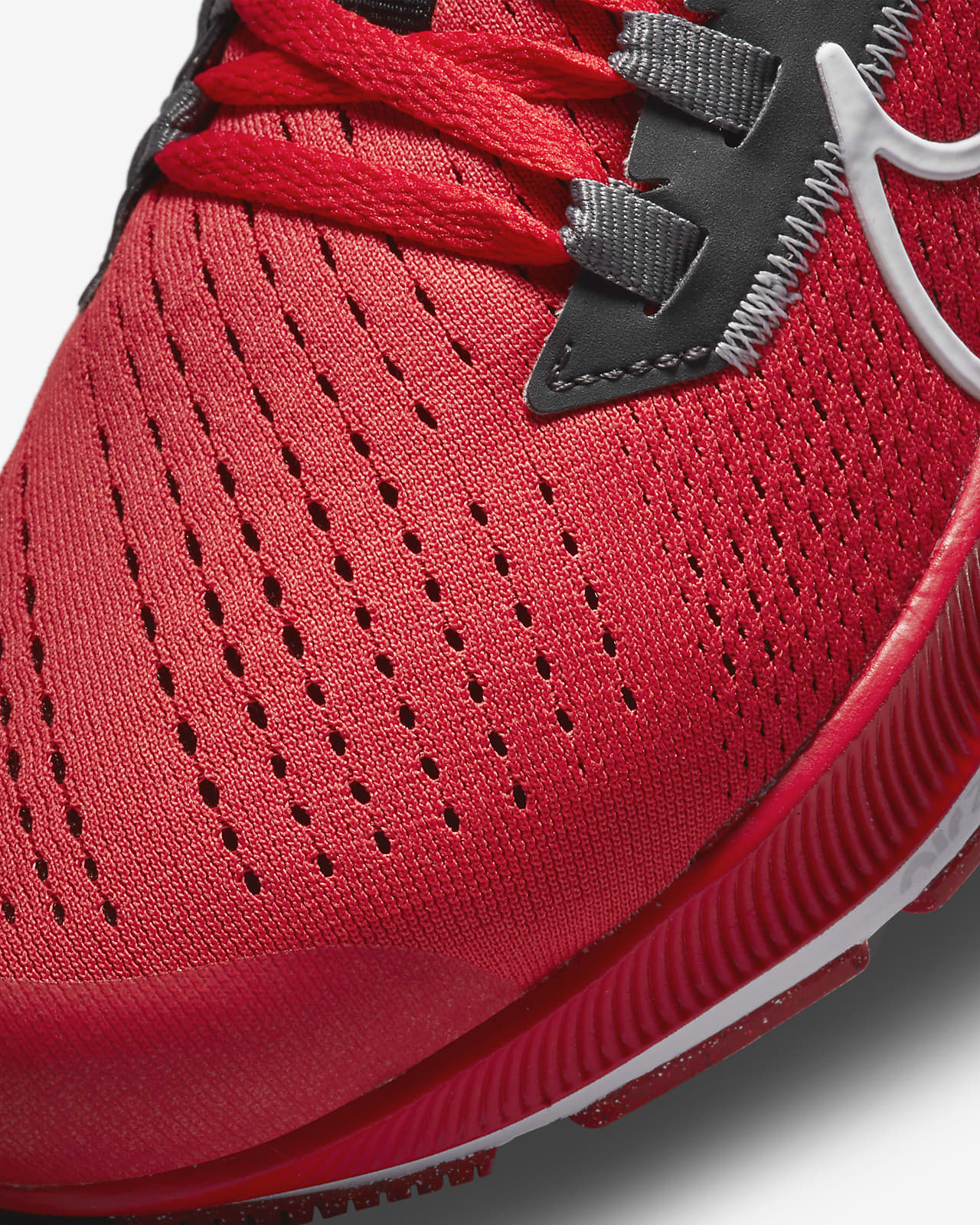 running shoes nike red