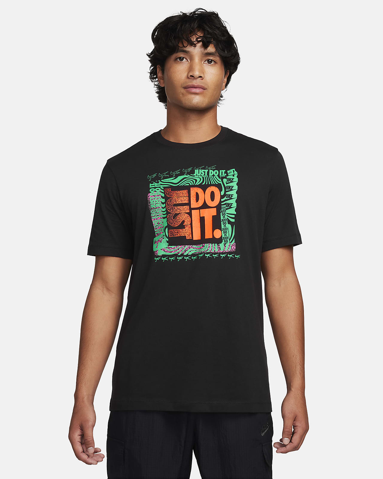 Nike Sportswear T-Shirt. Nike.com